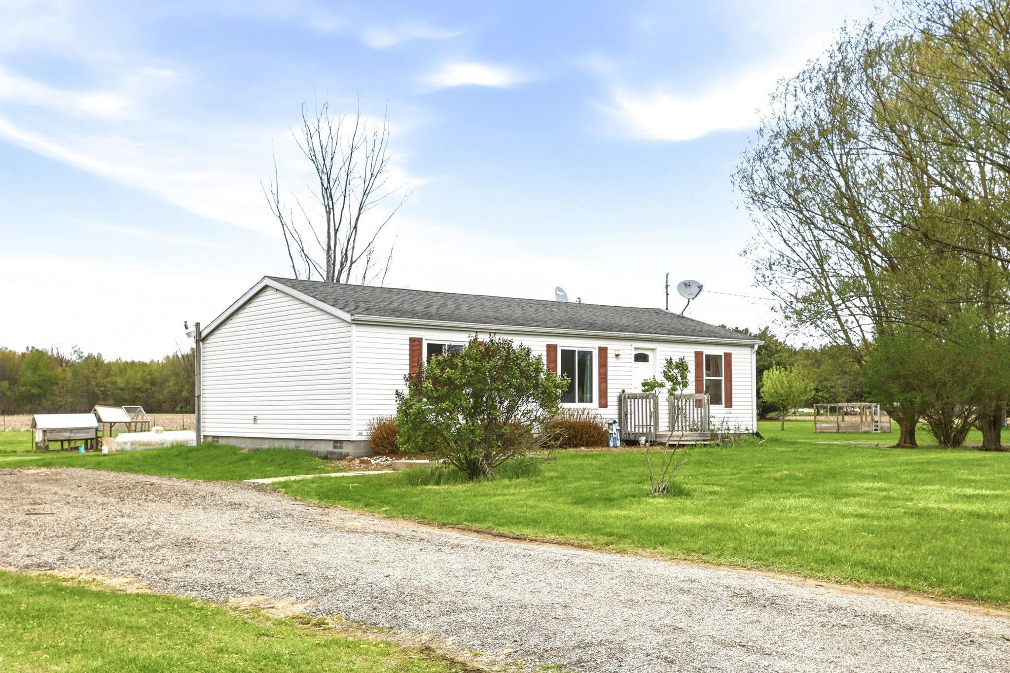 14686 W Burt Road, Chesaning, MI 48616 — Photo 3