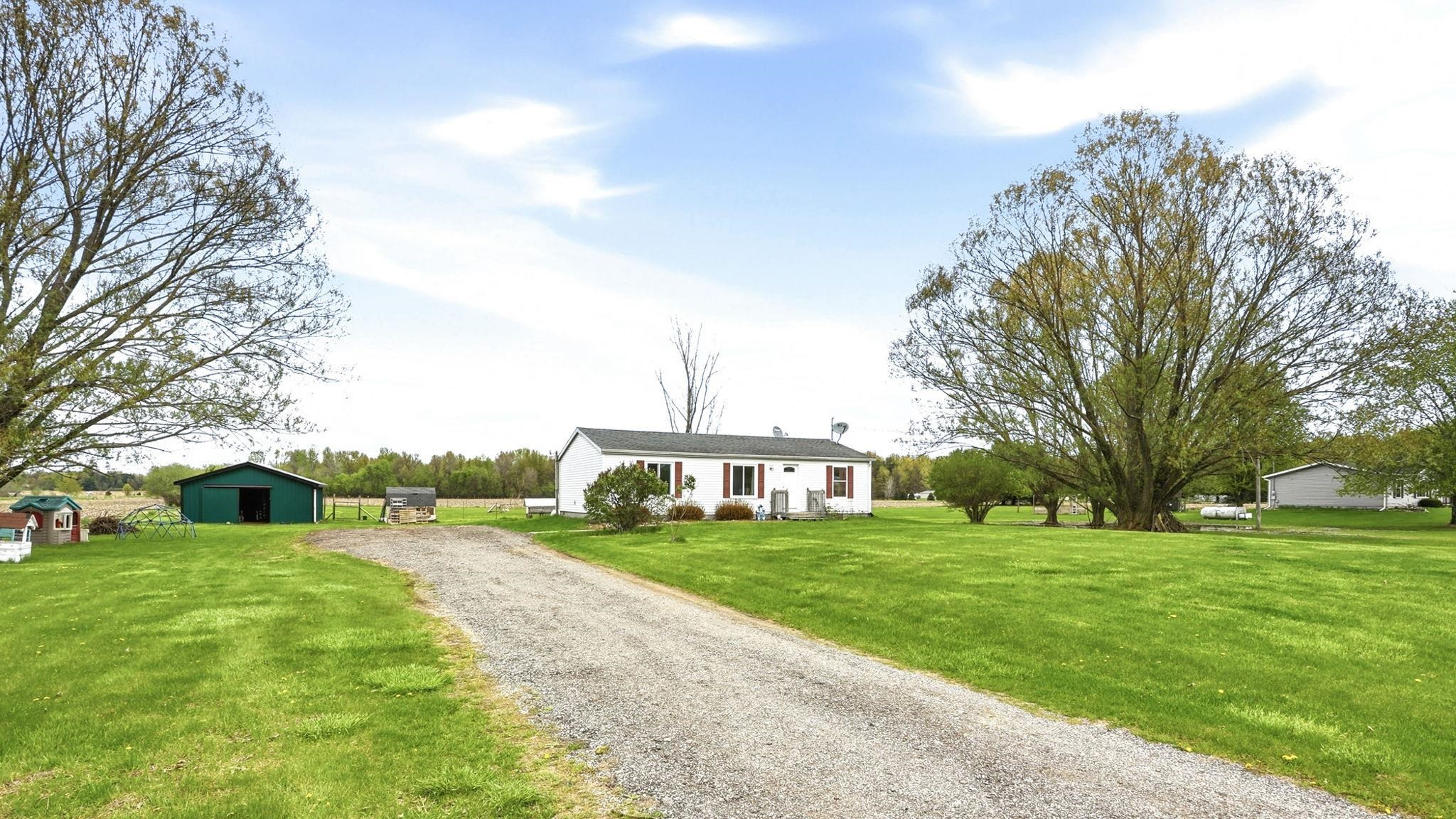 14686 W Burt Road, Chesaning, MI 48616 — Photo 33