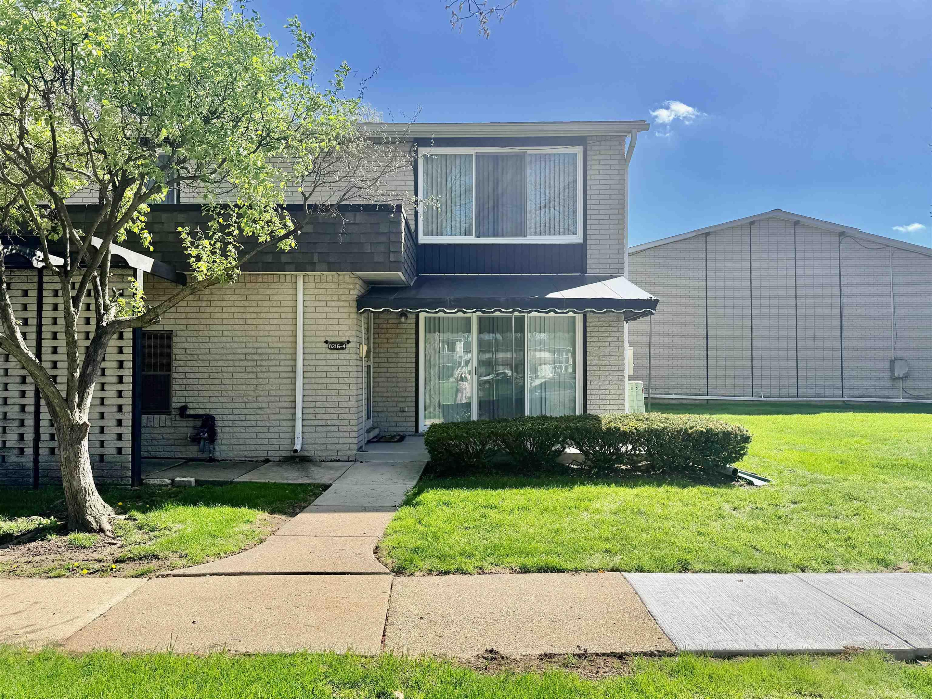 8216 Karam Boulevard, 4, Warren, MI 48093 — front exterior