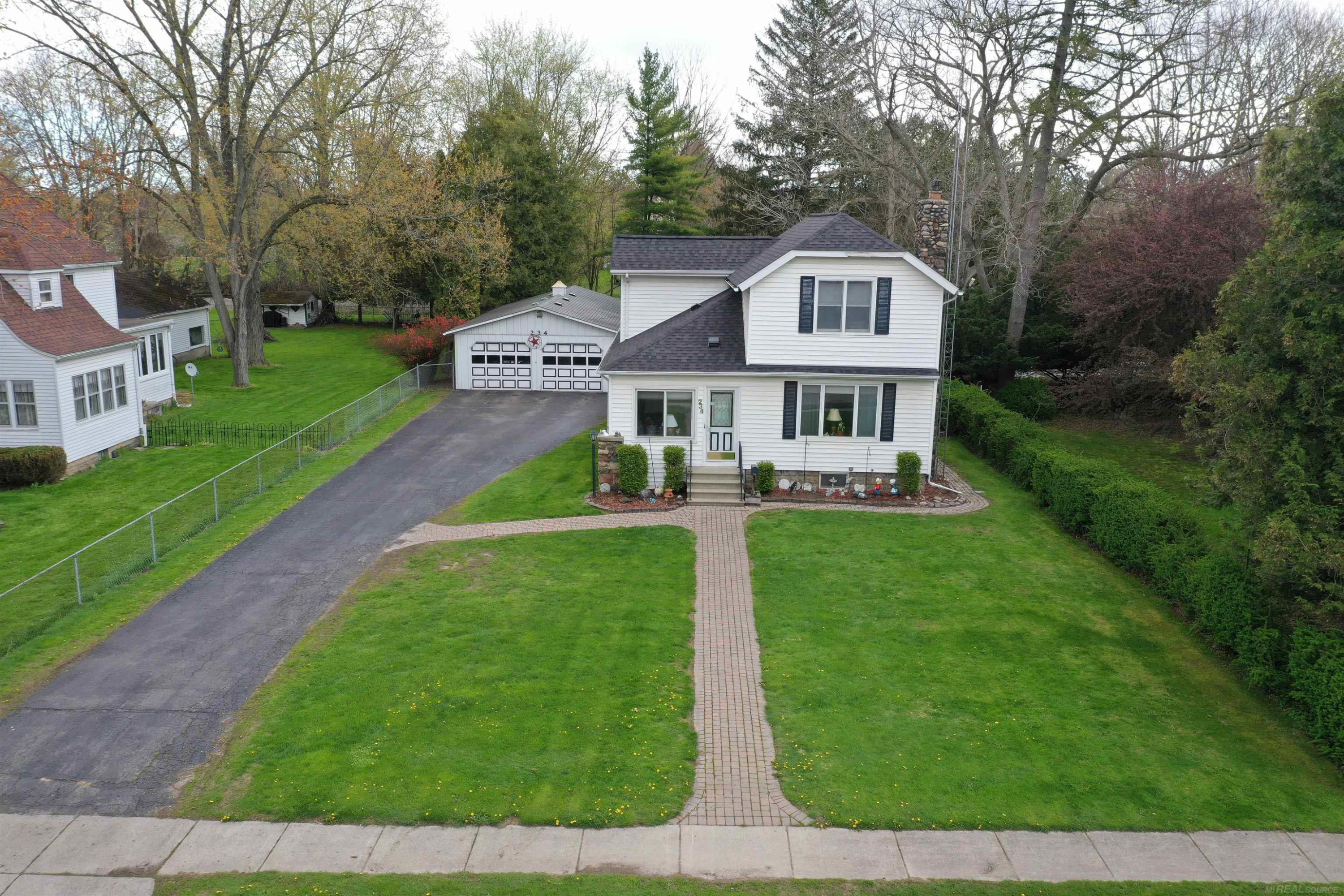 234 N Howard Avenue, Croswell, MI 48022 — Photo 2