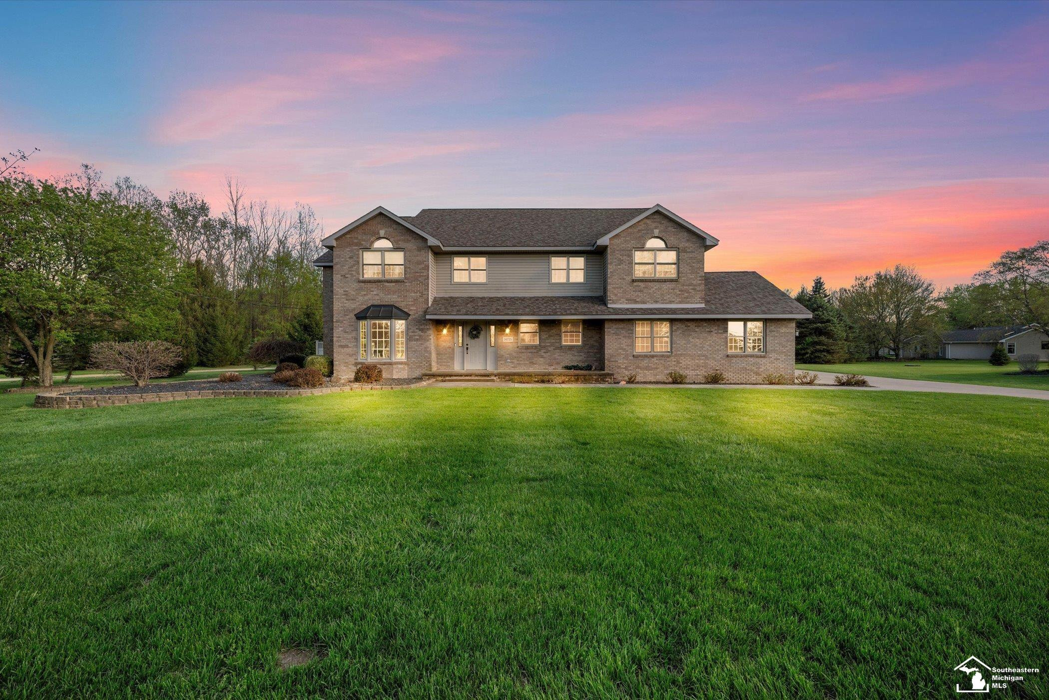 <p>Featured Listings</p> <p>Featured Listings</p>