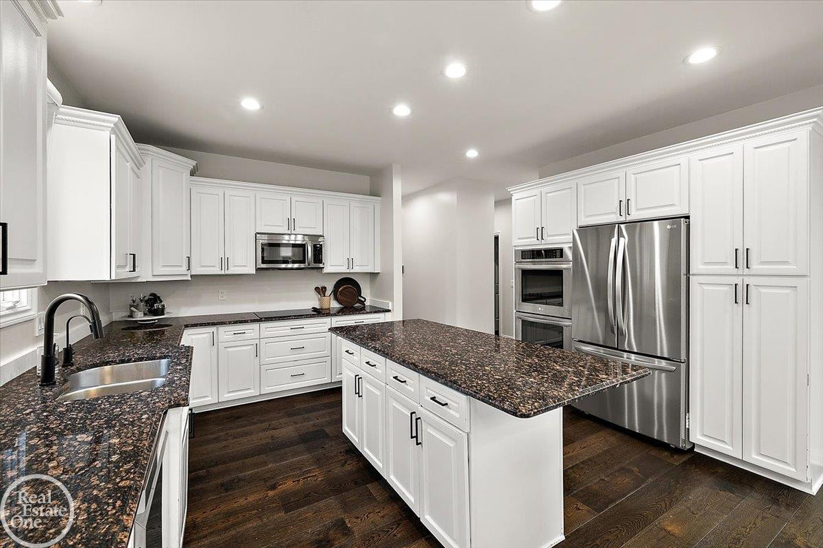 57409 Stonebriar Drive, MI — Photo 18