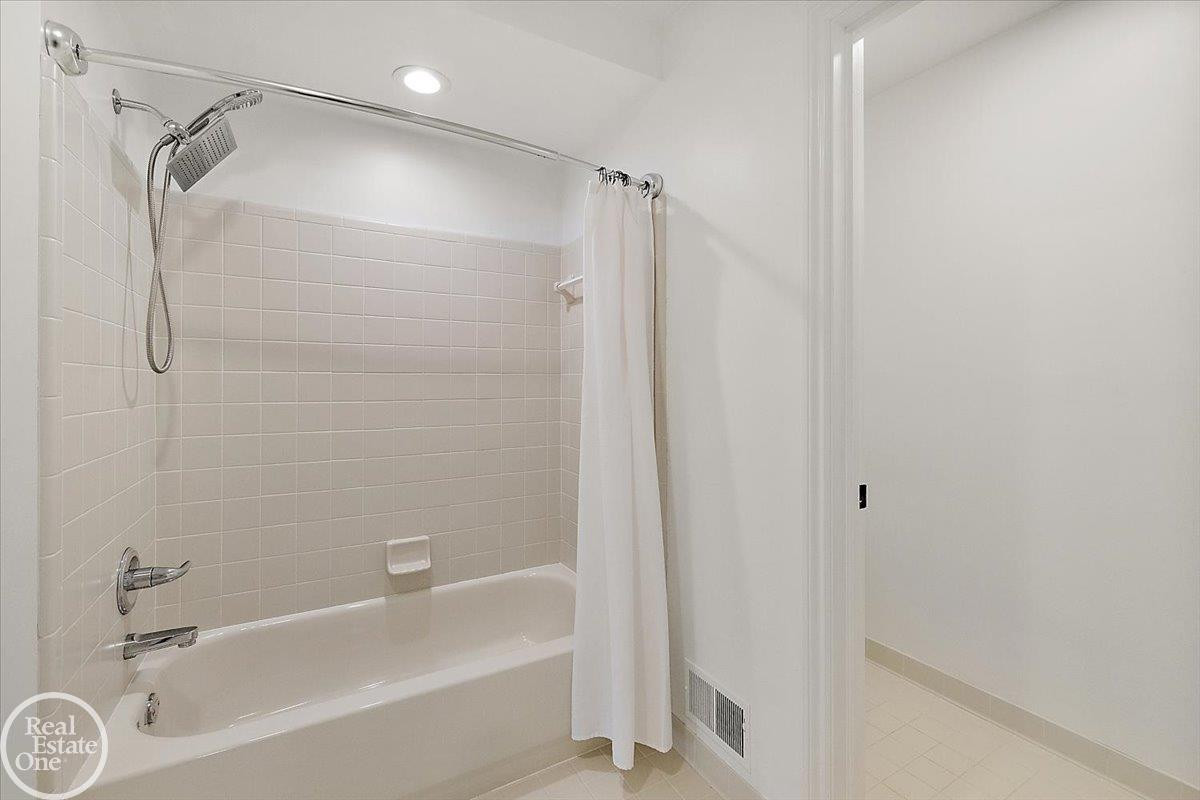 57409 Stonebriar Drive, MI — Photo 45