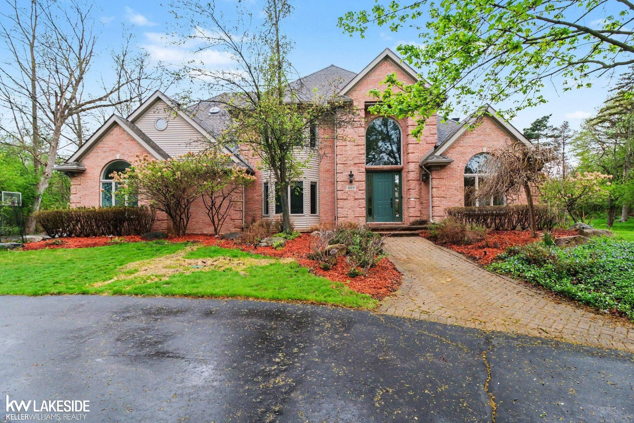 30515 Rushmore Circle, MI 48025 — Photo 2