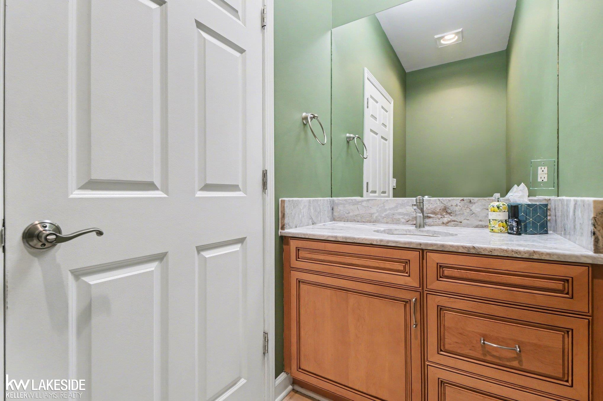 30515 Rushmore Circle, MI 48025 — Photo 35