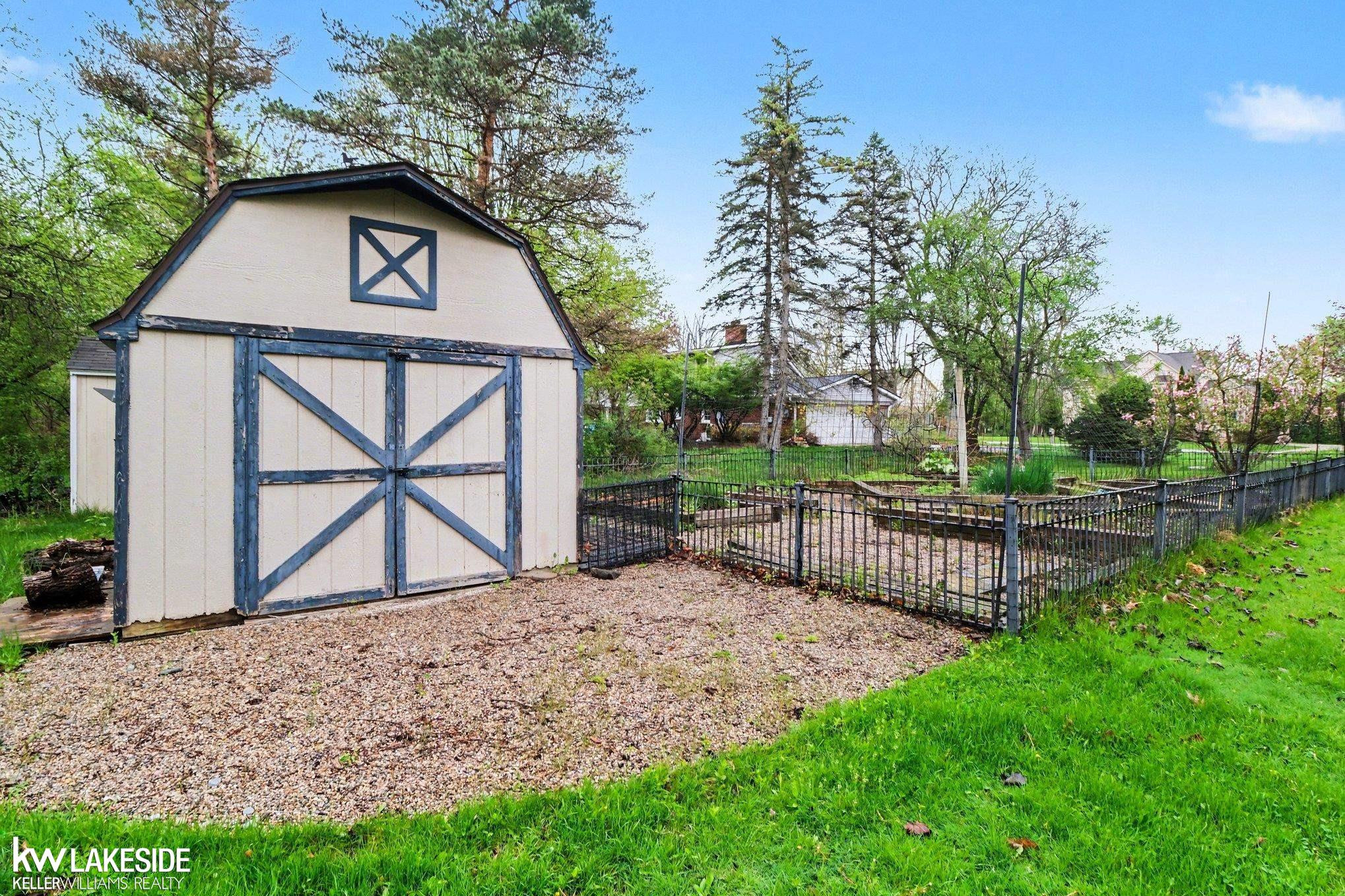 30515 Rushmore Circle, MI 48025 — Photo 46