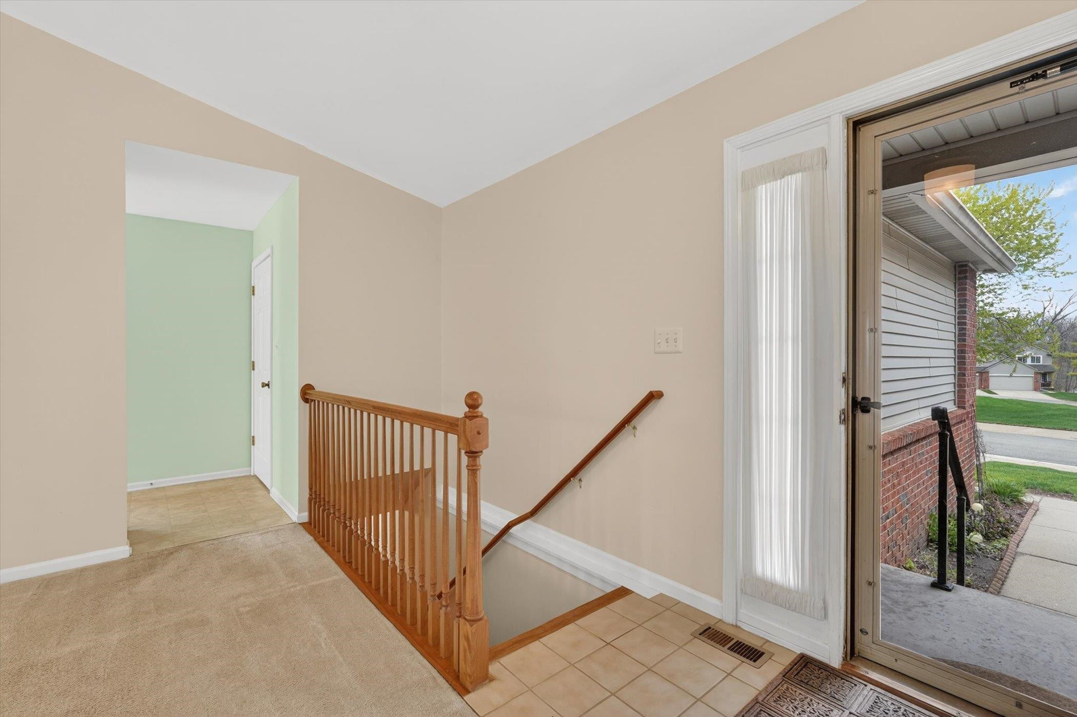 2547 Woodcliff Trail, Hartland, MI 48353 — Photo 5