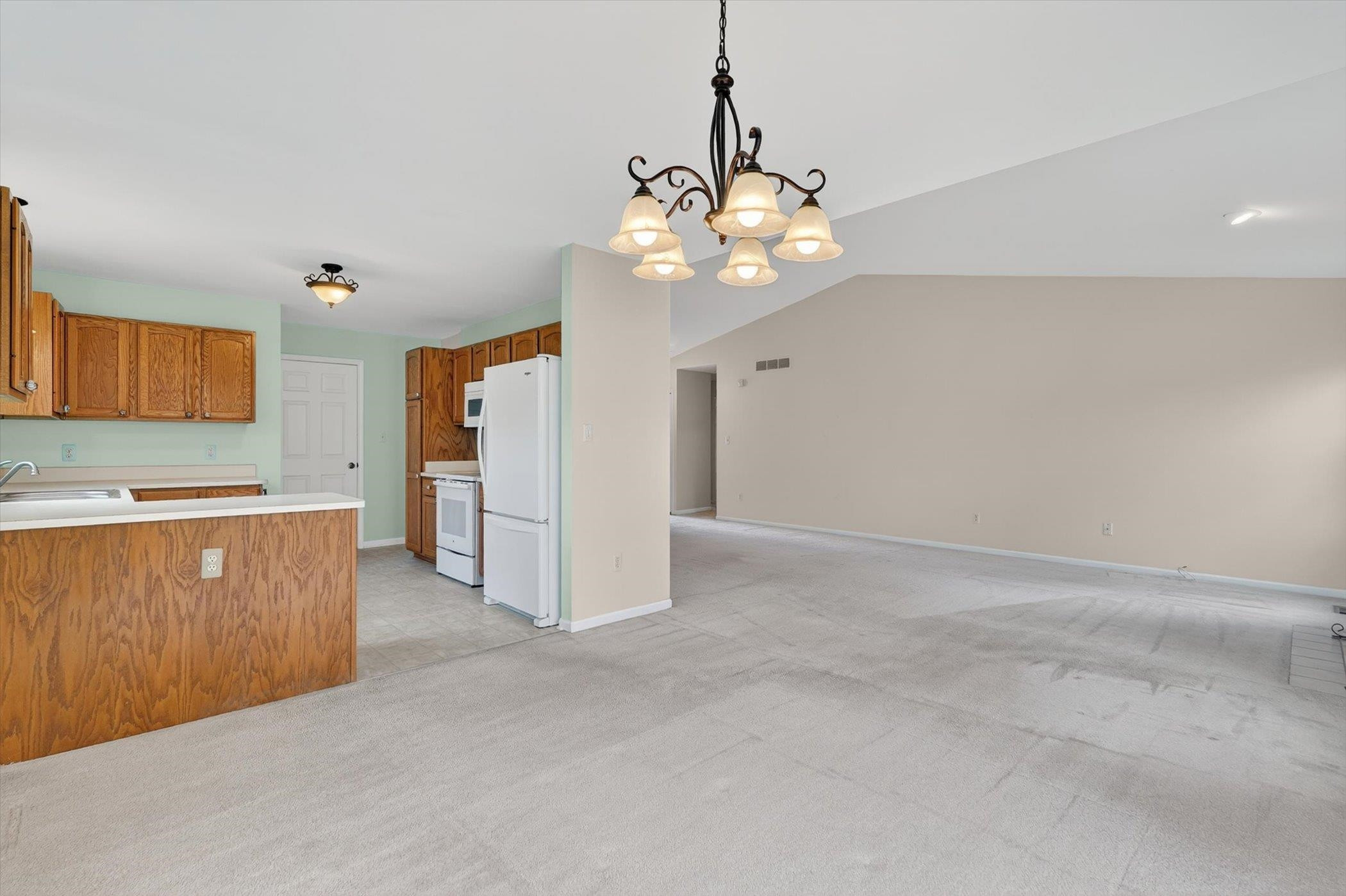 2547 Woodcliff Trail, Hartland, MI 48353 — Photo 12