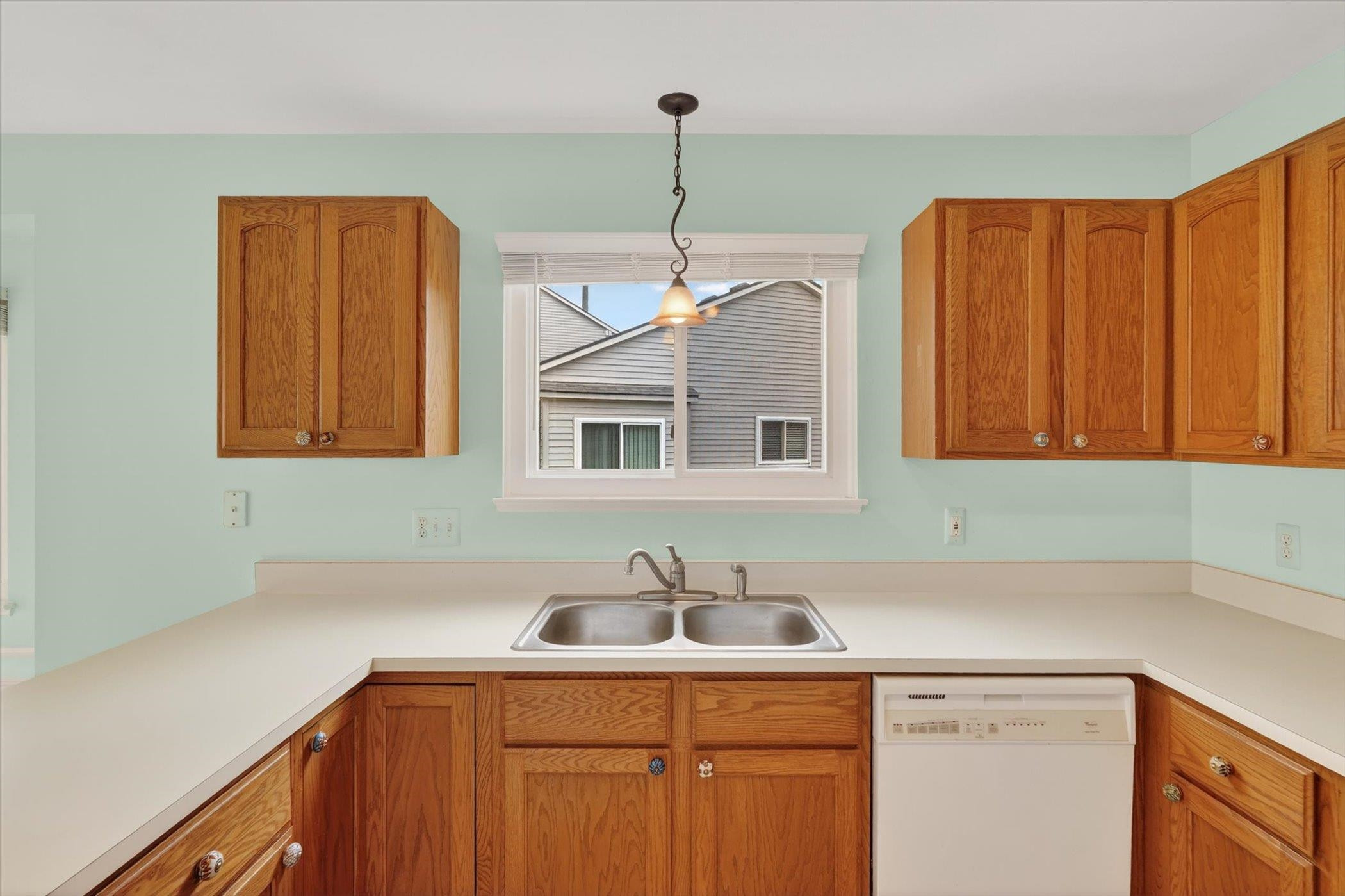2547 Woodcliff Trail, Hartland, MI 48353 — Photo 16