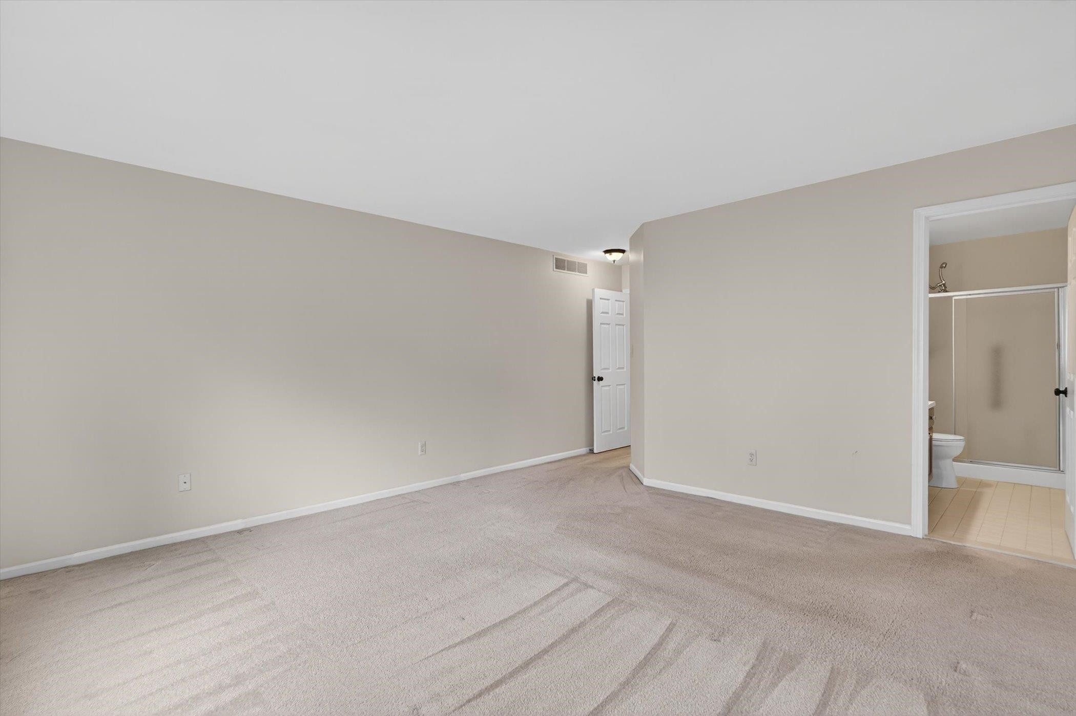 2547 Woodcliff Trail, Hartland, MI 48353 — Photo 20