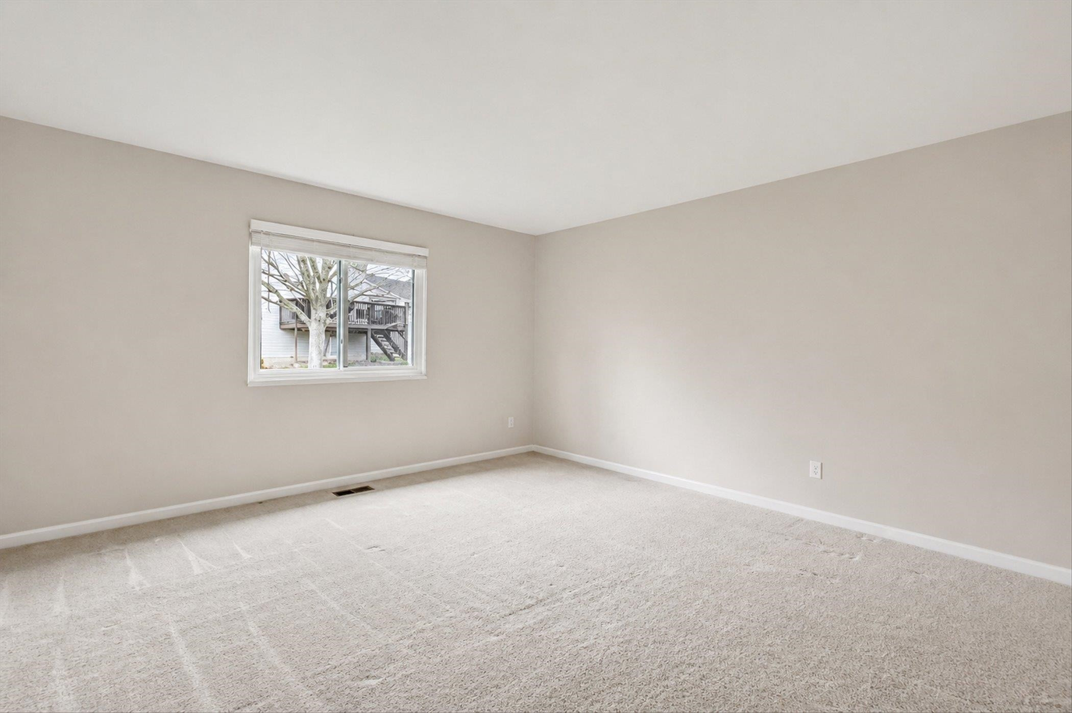 2547 Woodcliff Trail, Hartland, MI 48353 — Photo 21
