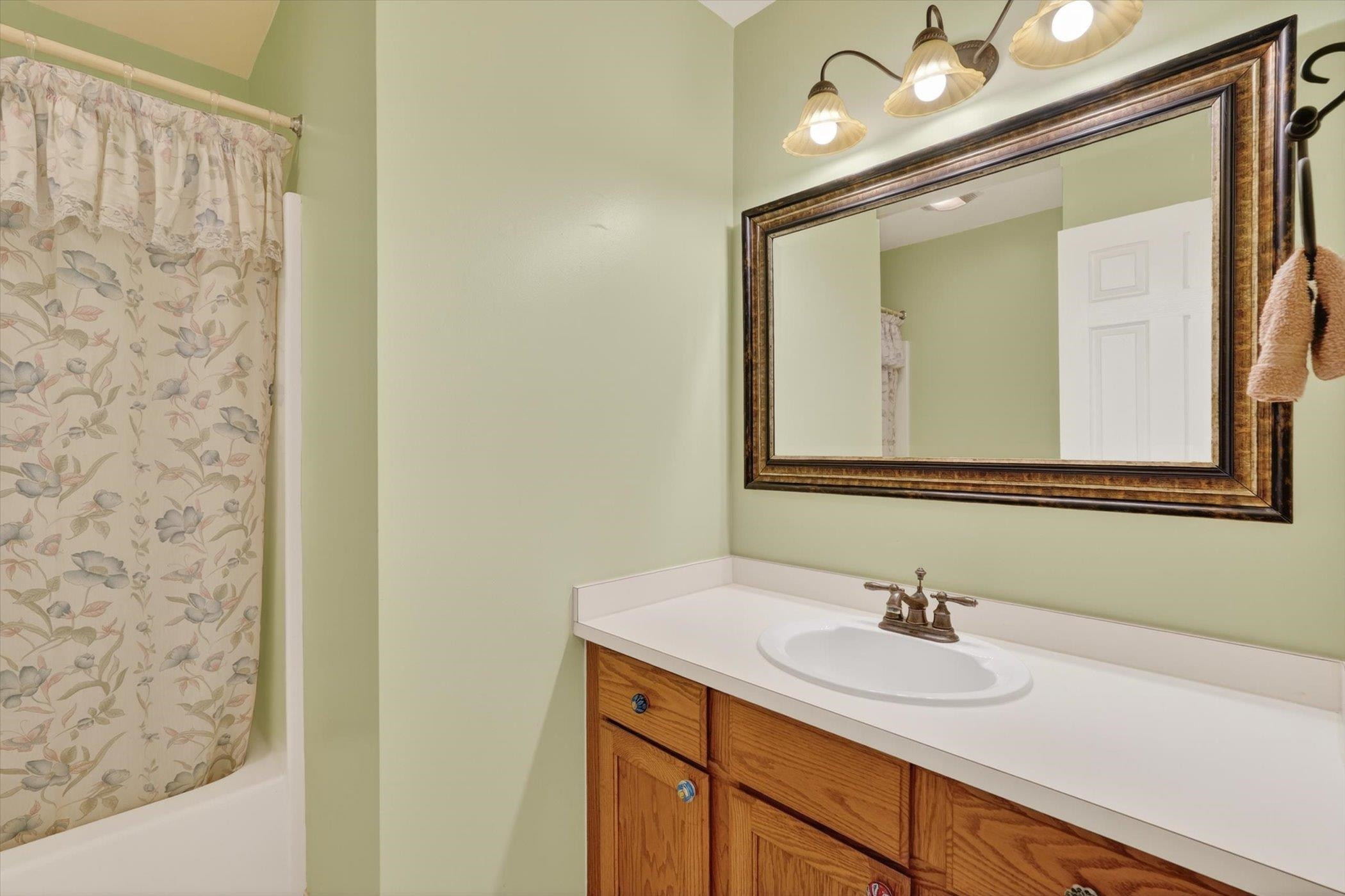 2547 Woodcliff Trail, Hartland, MI 48353 — Photo 24