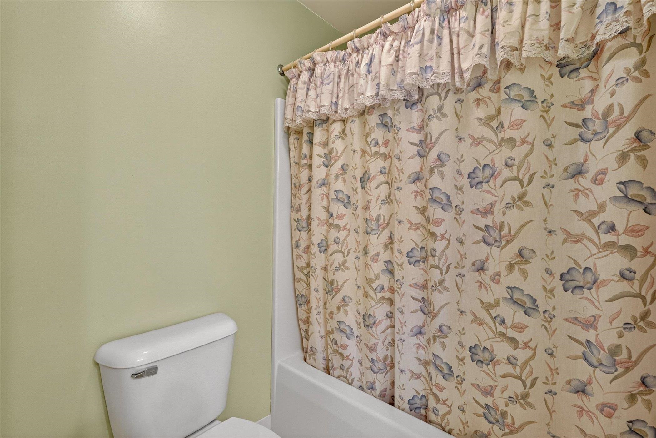 2547 Woodcliff Trail, Hartland, MI 48353 — Photo 25