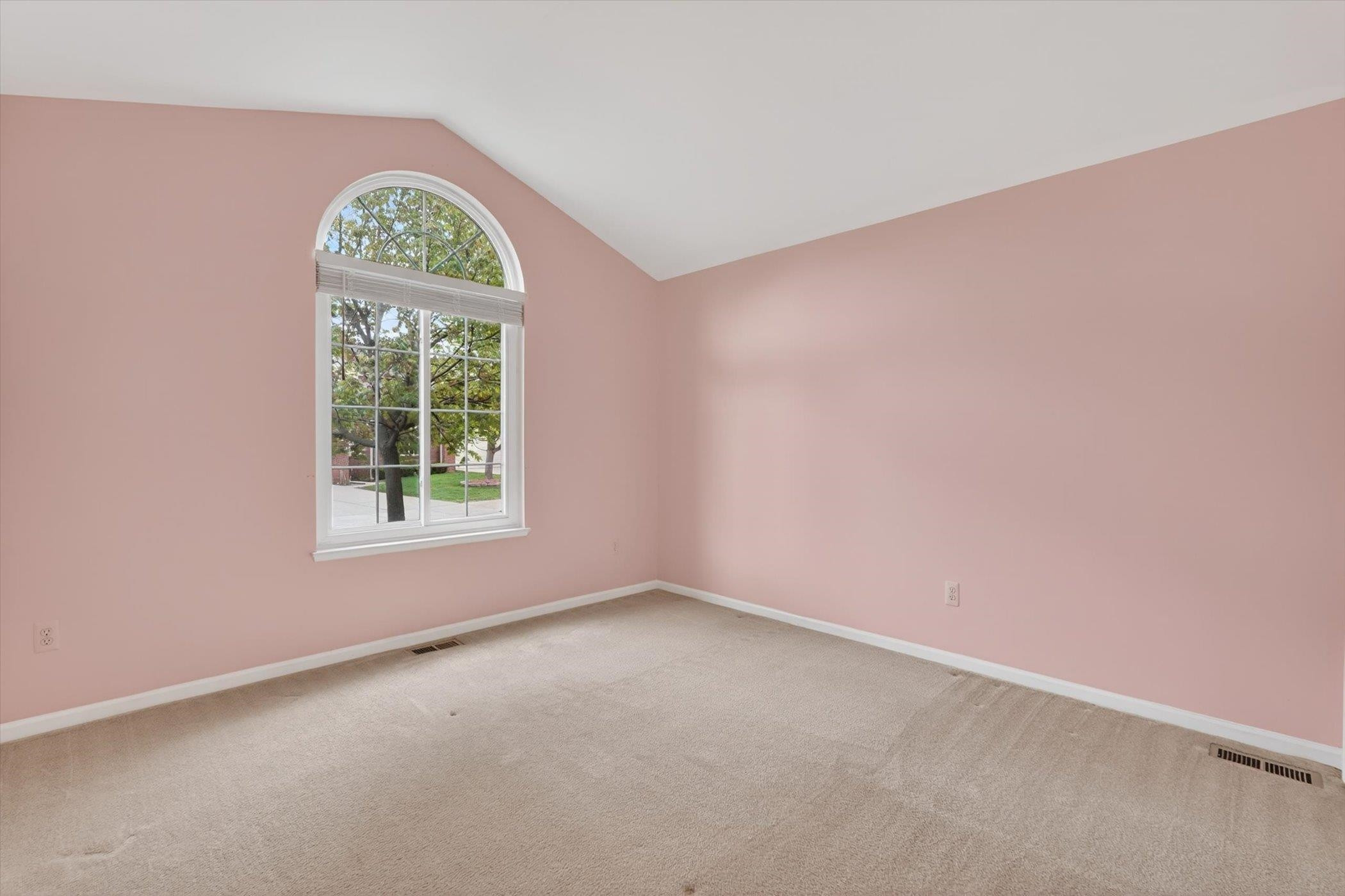 2547 Woodcliff Trail, Hartland, MI 48353 — Photo 26