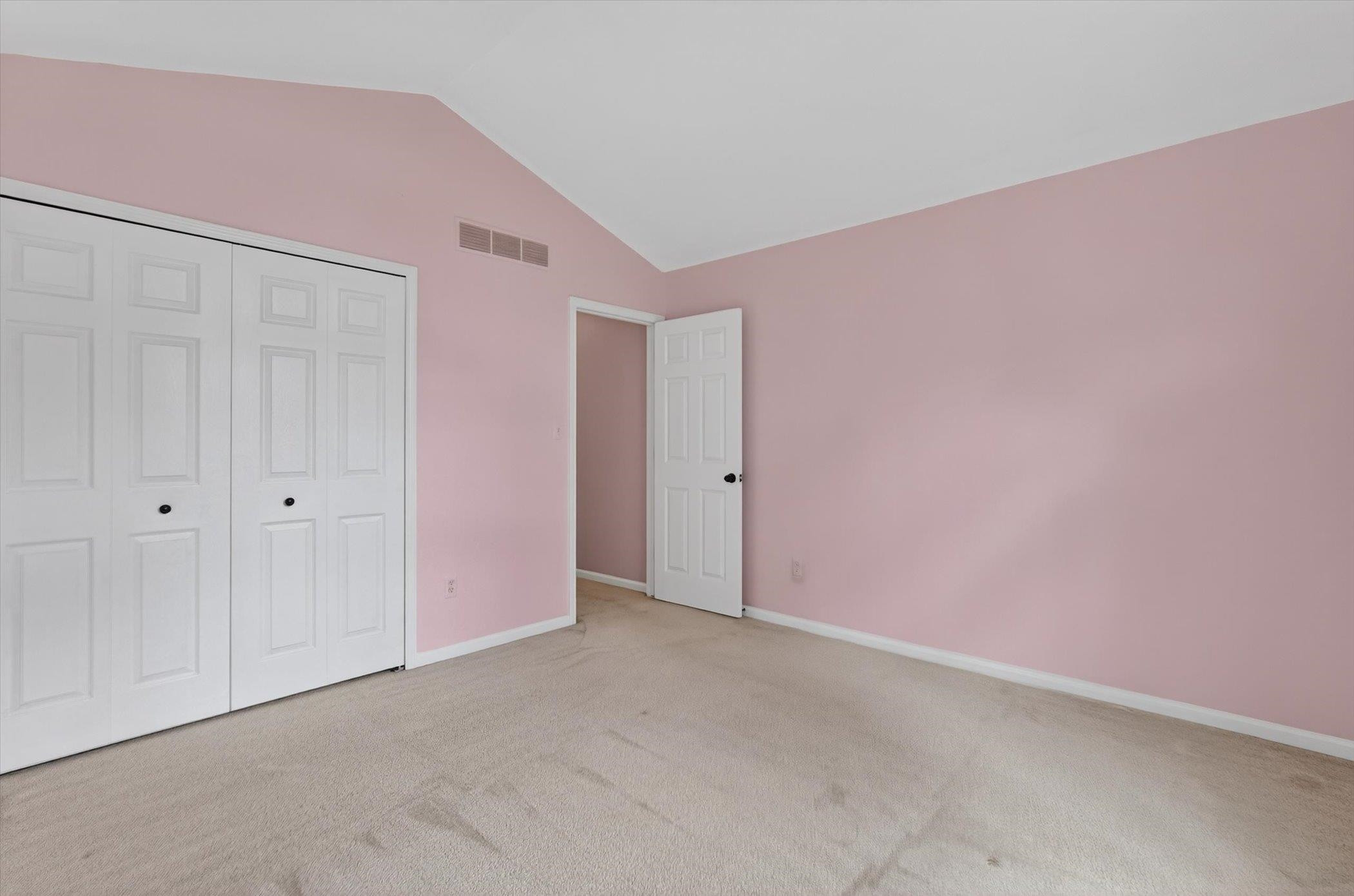 2547 Woodcliff Trail, Hartland, MI 48353 — Photo 28