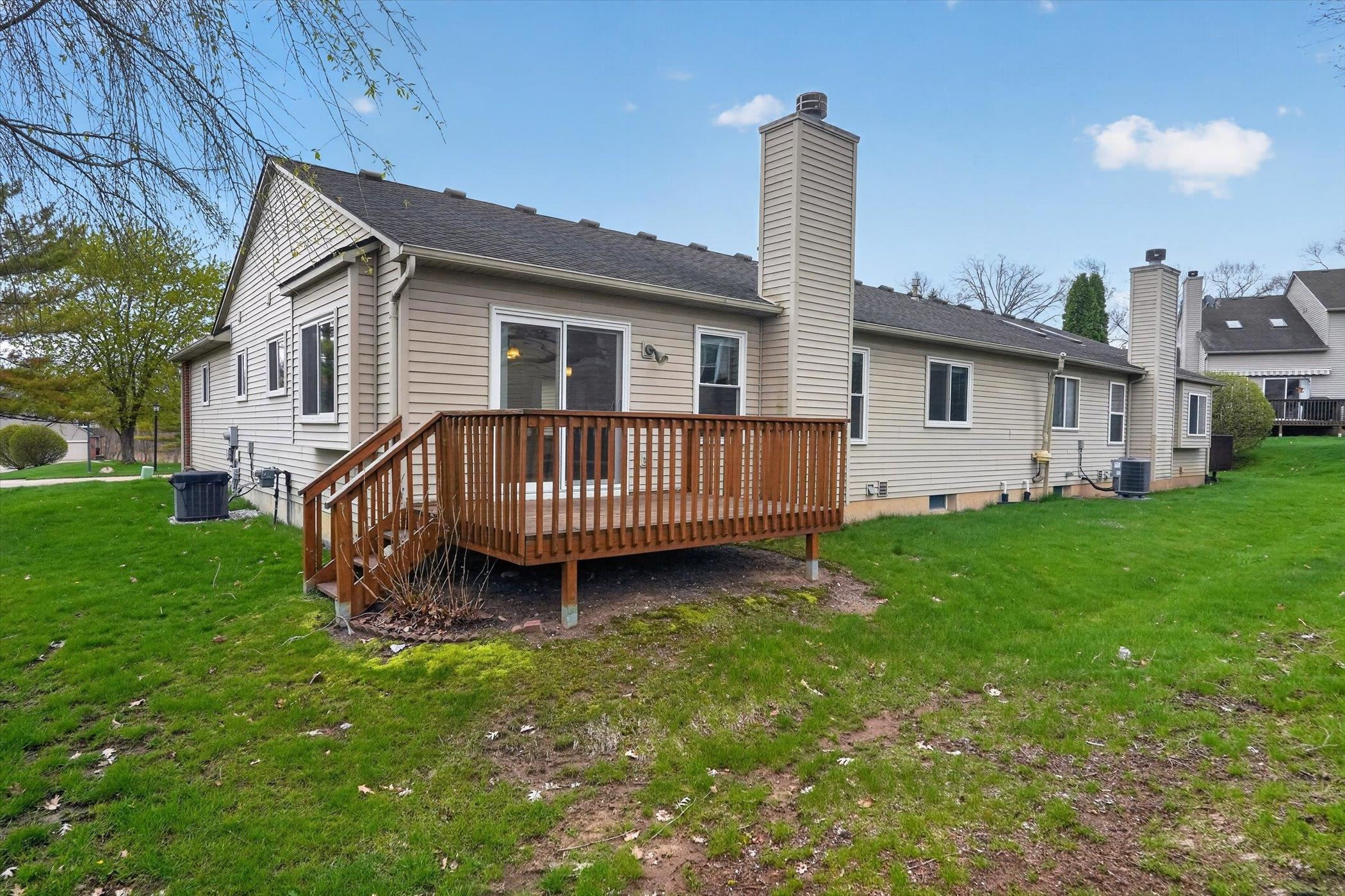 2547 Woodcliff Trail, Hartland, MI 48353 — Photo 35