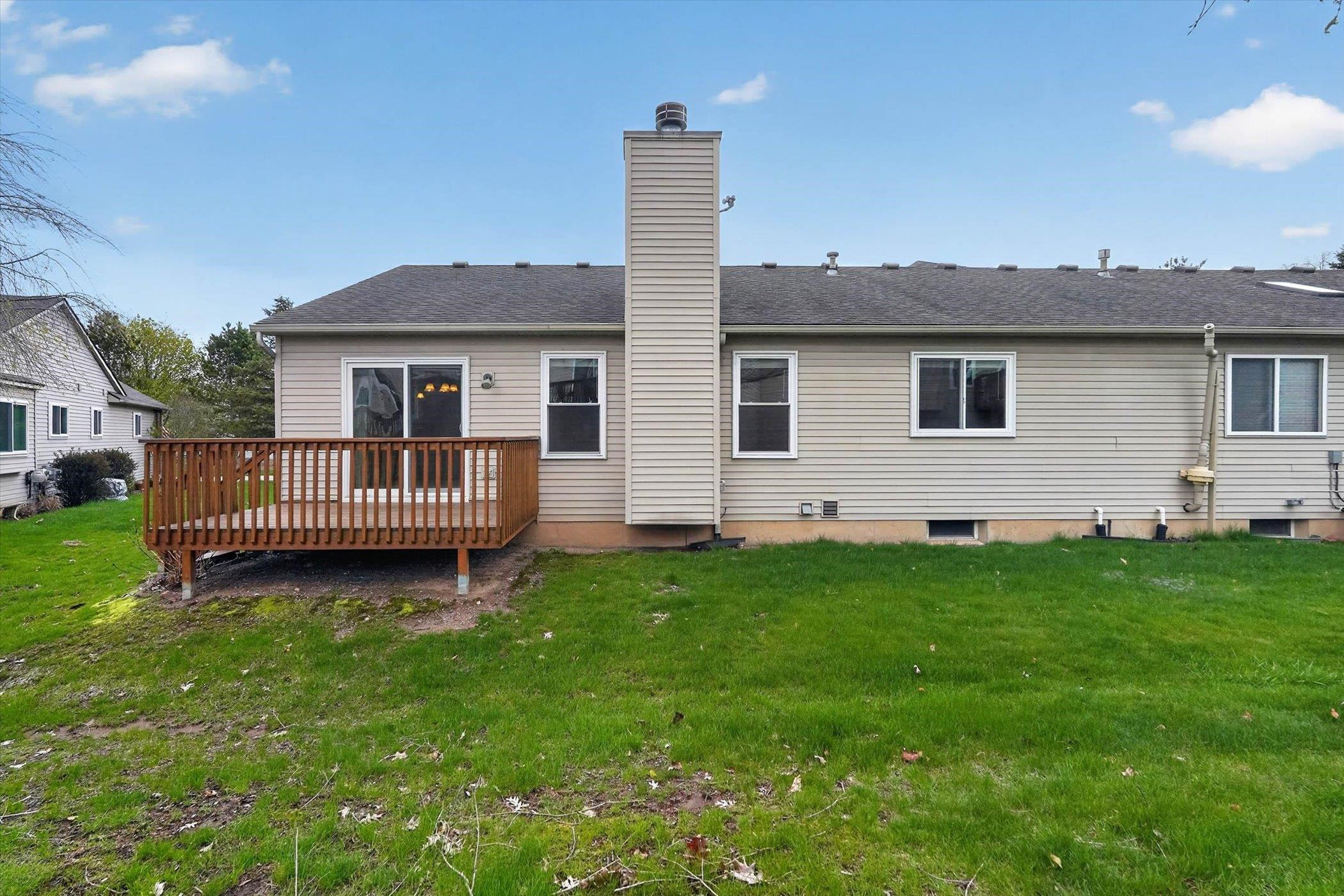2547 Woodcliff Trail, Hartland, MI 48353 — Photo 36