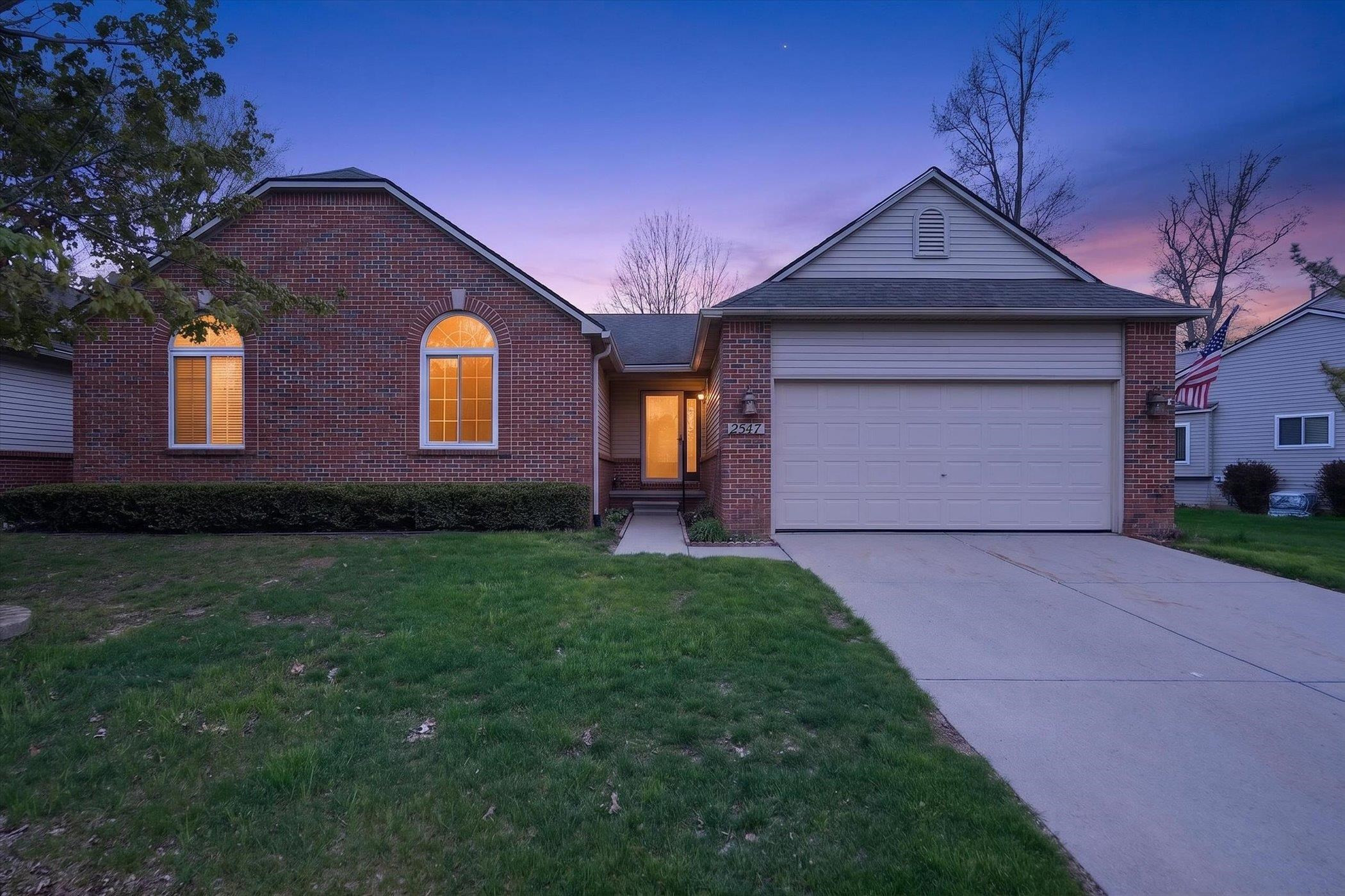 2547 Woodcliff Trail, Hartland, MI 48353 — Photo 41