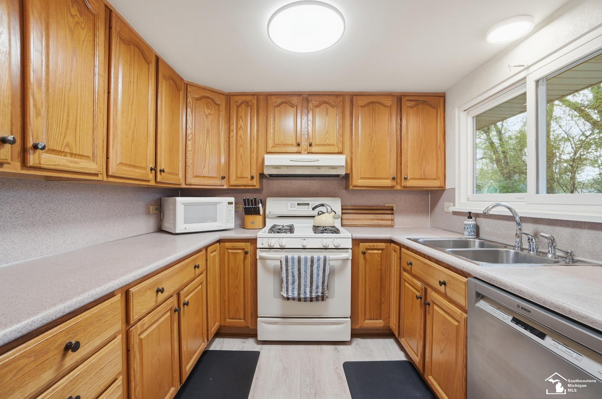 4289 W Erie Road, Temperance, MI 48182 — Photo 16
