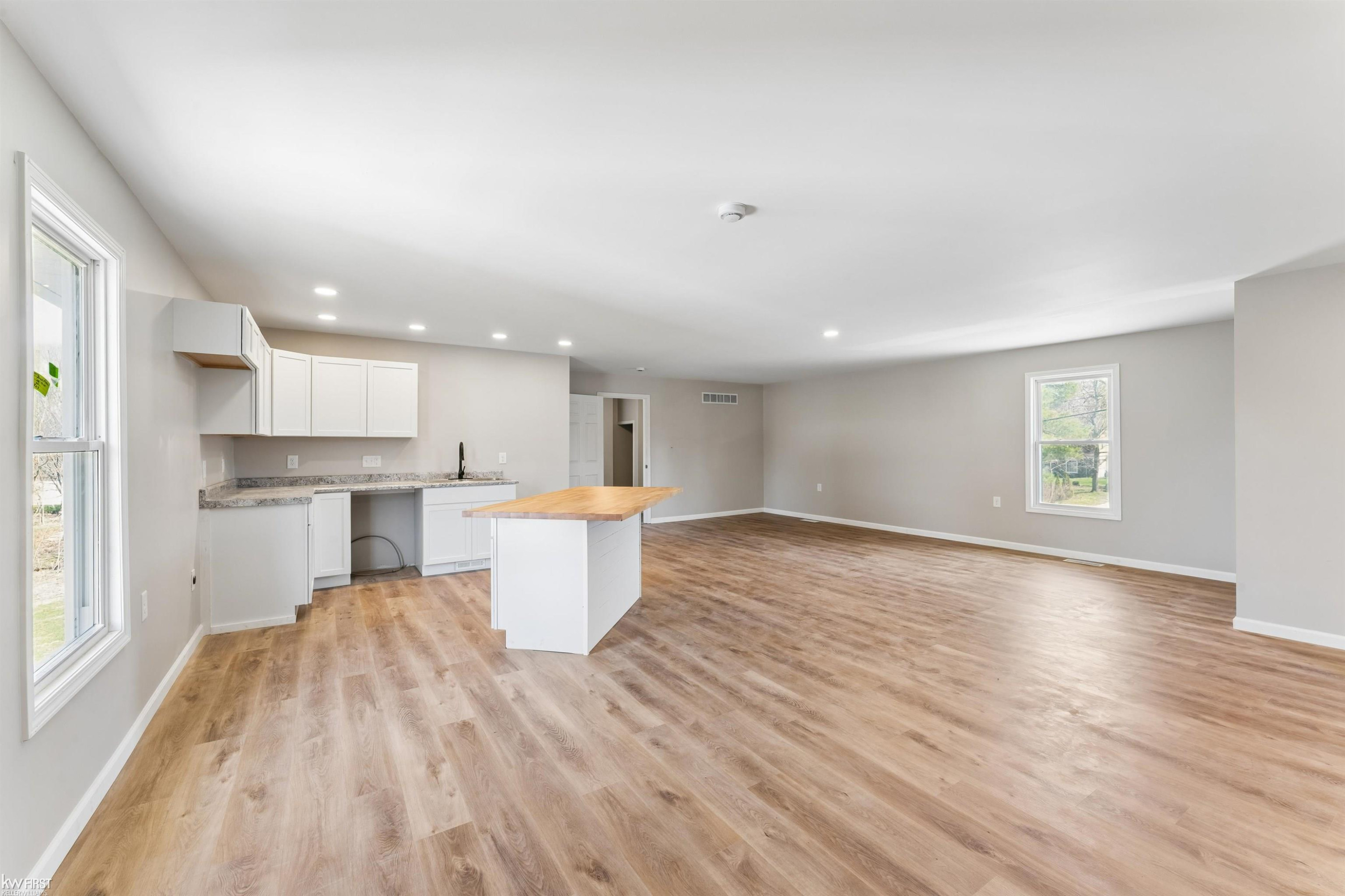 923 North Street, Unit A, MI 48458 — front exterior