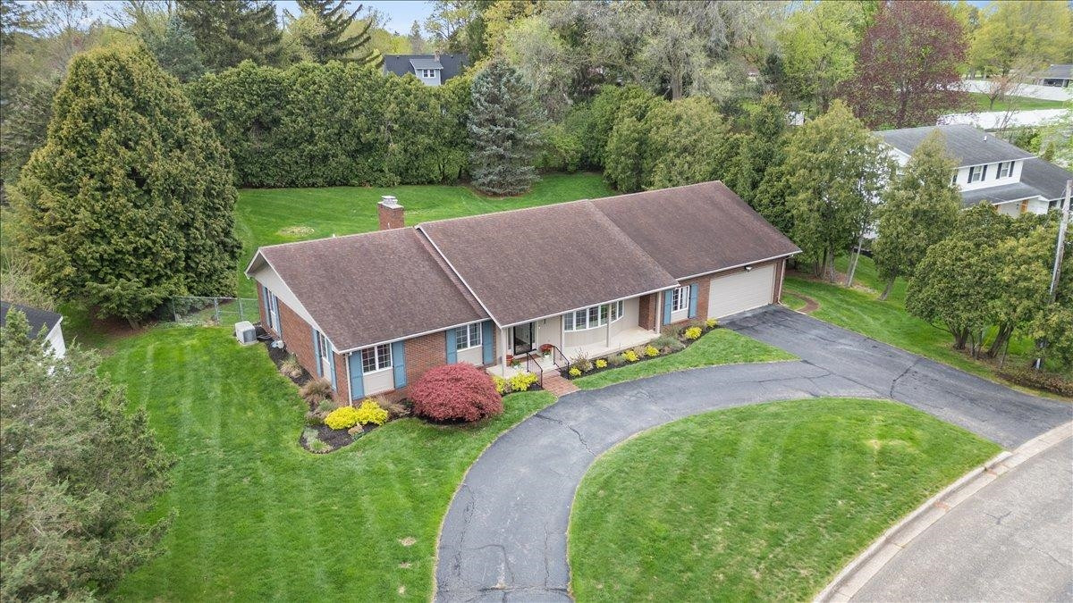 1131 Riverside Drive, Owosso, MI 48867 — Photo 4