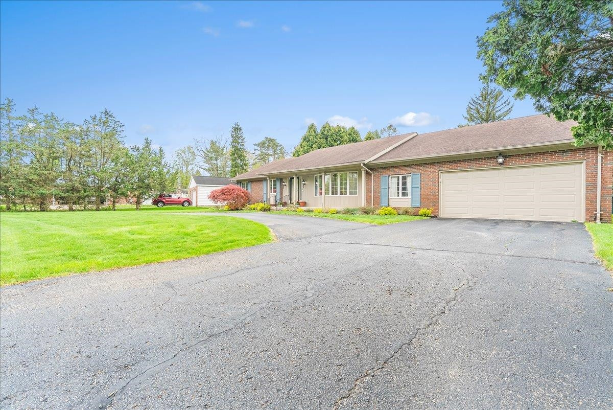 1131 Riverside Drive, Owosso, MI 48867 — Photo 7