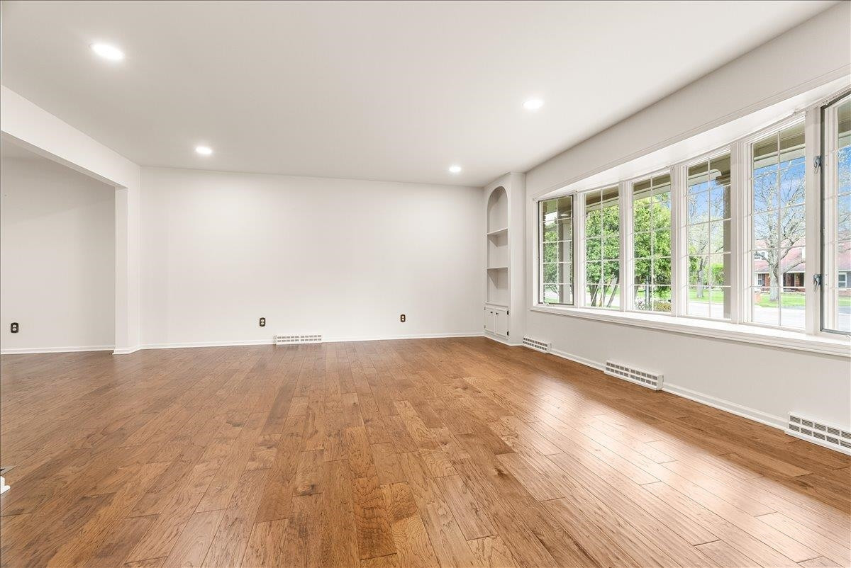 1131 Riverside Drive, Owosso, MI 48867 — Photo 12