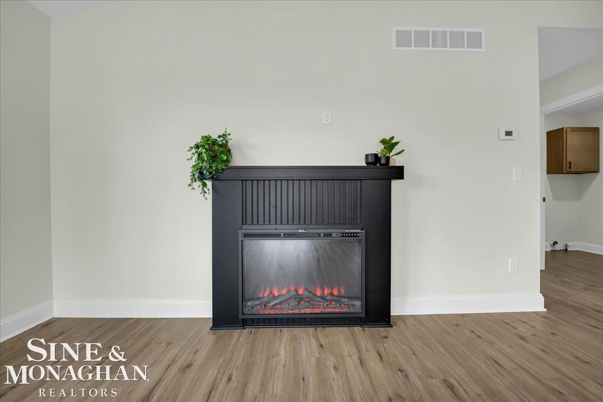 210 Oregon Avenue, Marysville, MI 48040 — Photo 12