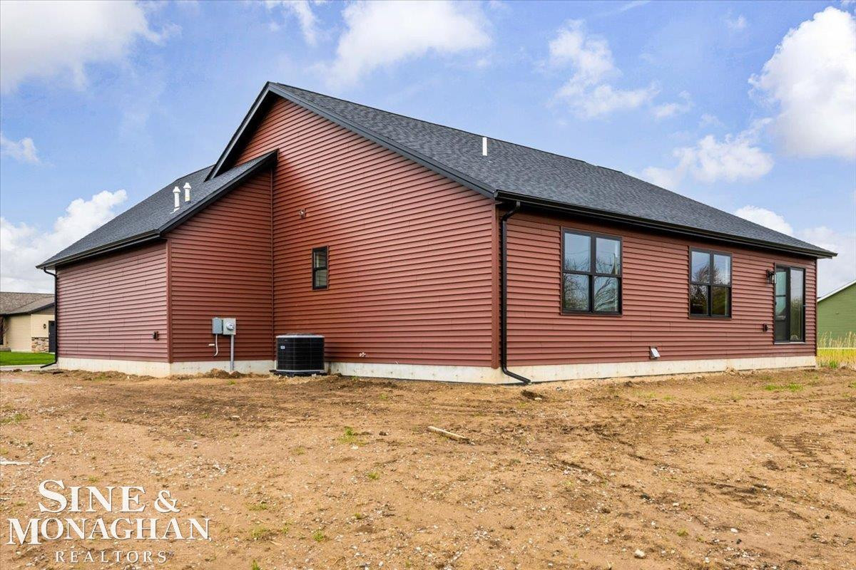 210 Oregon Avenue, Marysville, MI 48040 — Photo 26