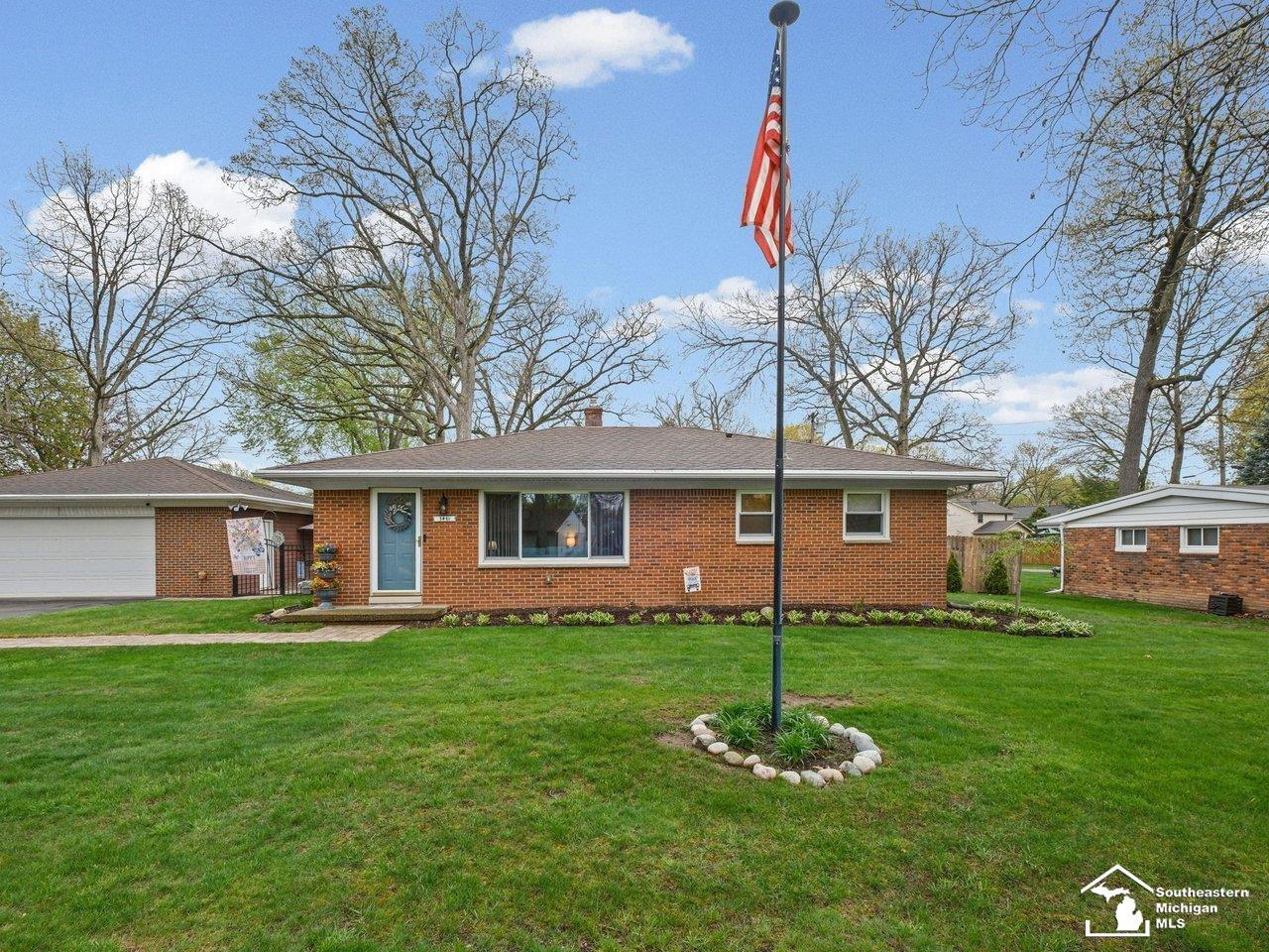 3481 Watkins Lake Road, Waterford, MI 48328 — Photo 2