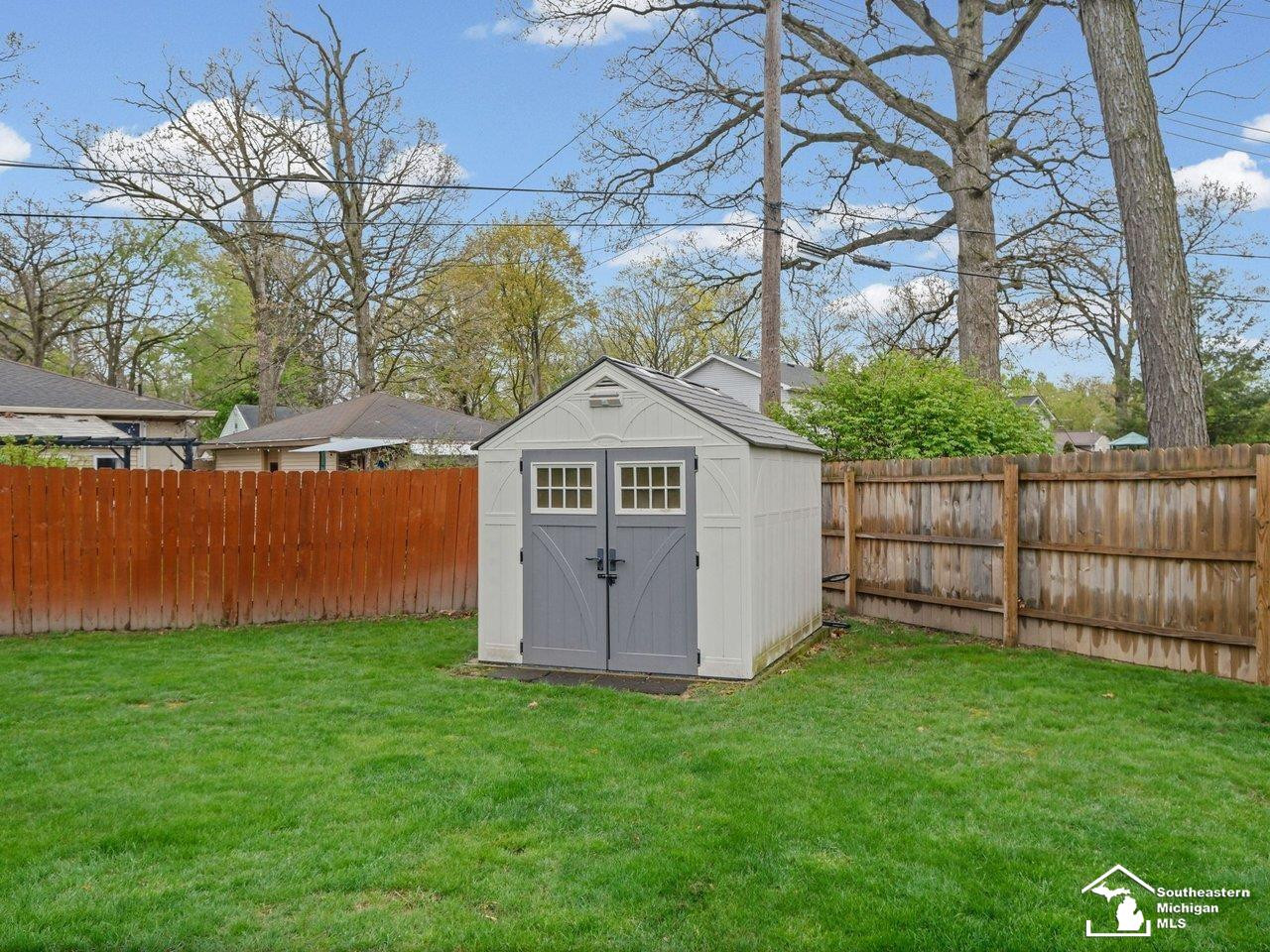 3481 Watkins Lake Road, Waterford, MI 48328 — Photo 29
