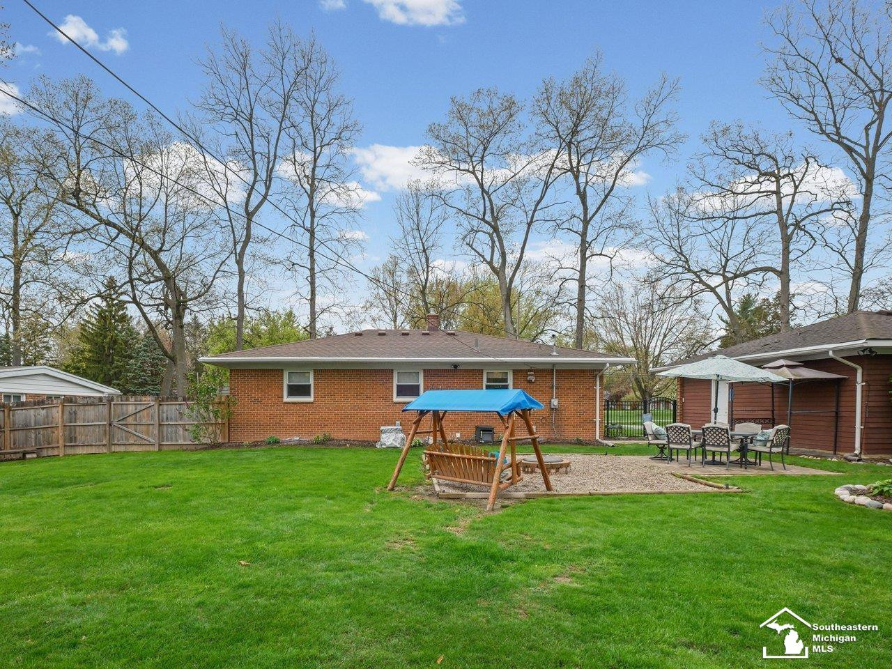 3481 Watkins Lake Road, Waterford, MI 48328 — Photo 34