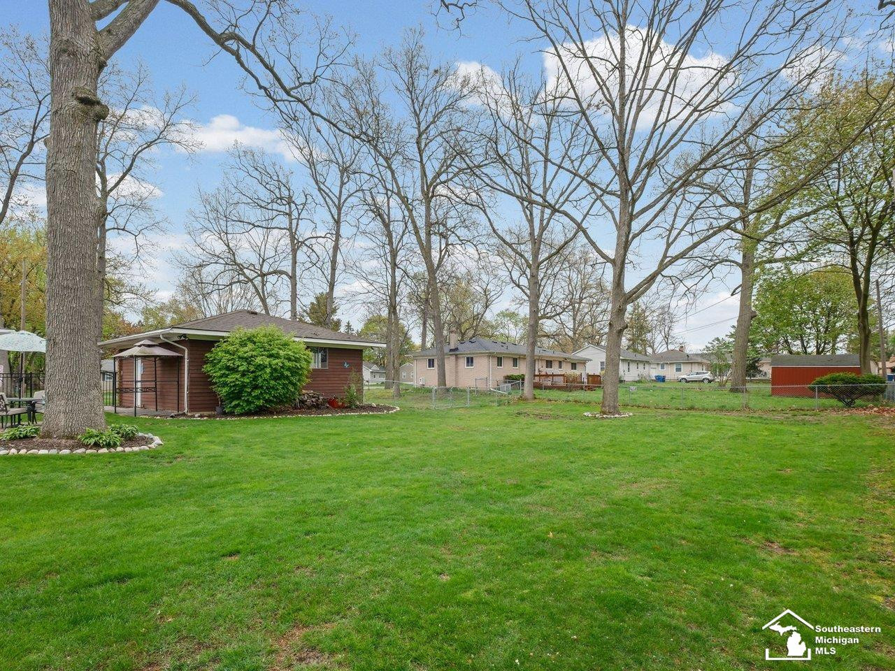 3481 Watkins Lake Road, Waterford, MI 48328 — Photo 35