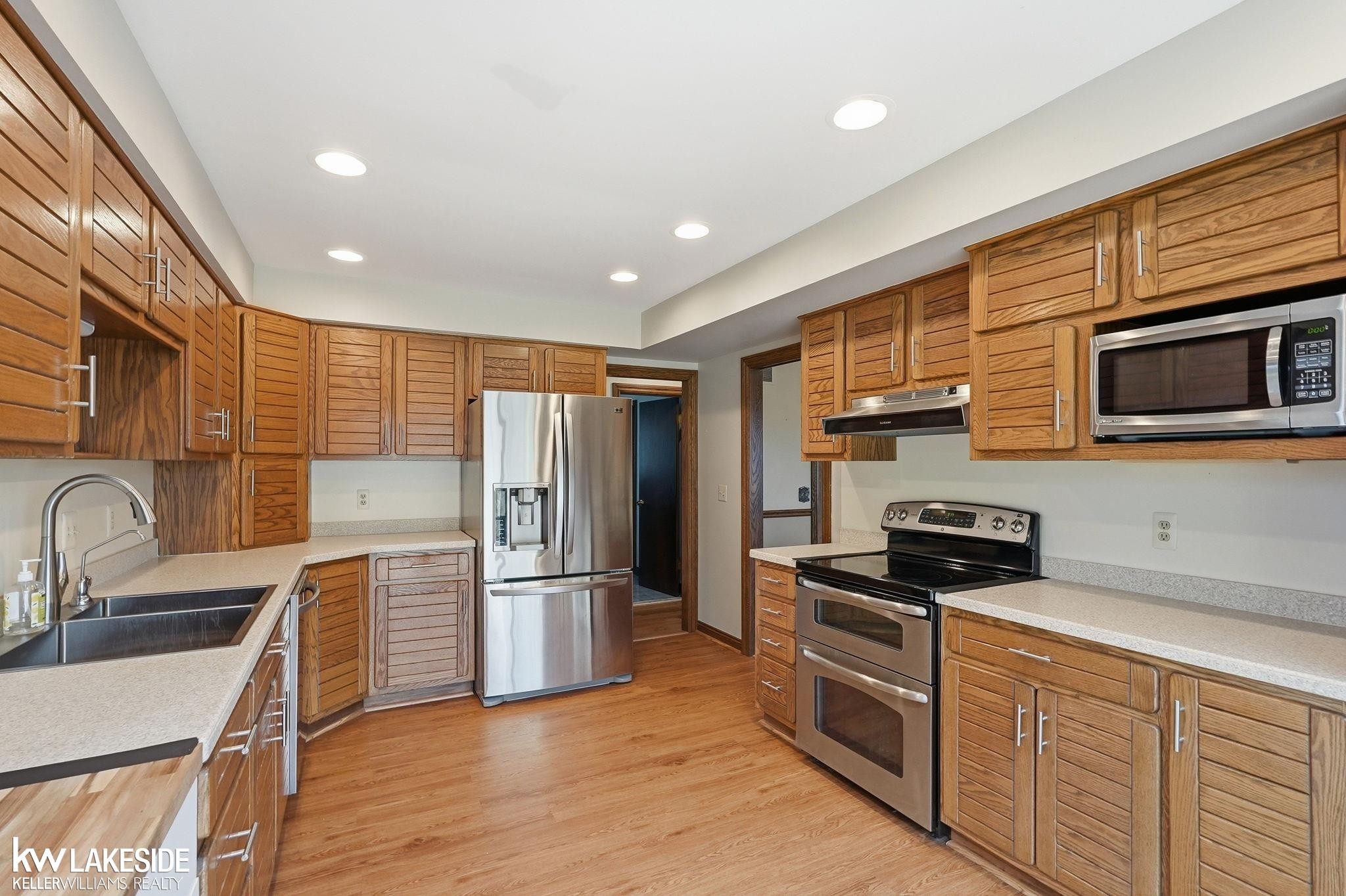 70350 Henry Ross Drive, MI 48065 — Photo 16