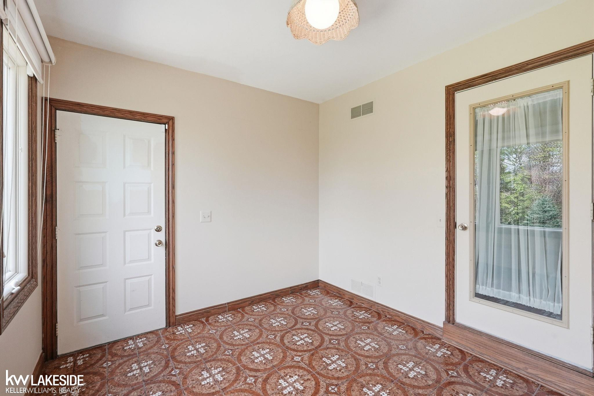 70350 Henry Ross Drive, MI 48065 — Photo 21