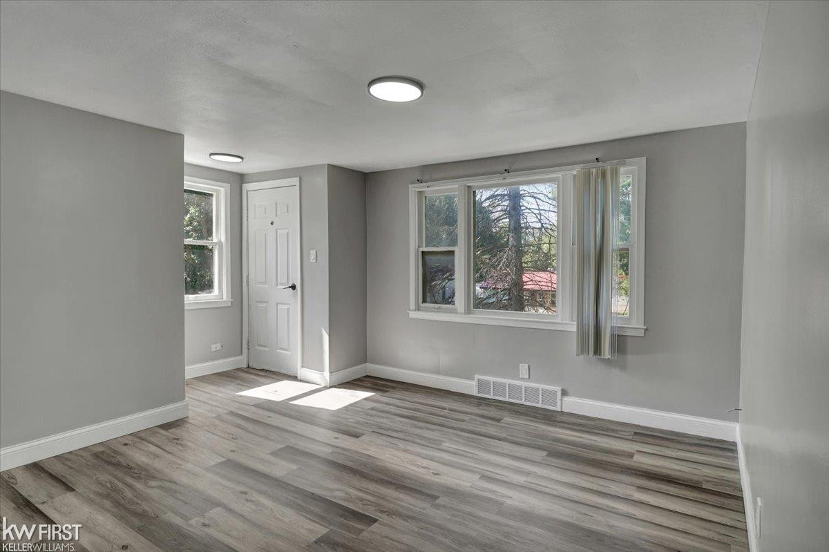 3200 N Averill Avenue, MI 48506 — Photo 4