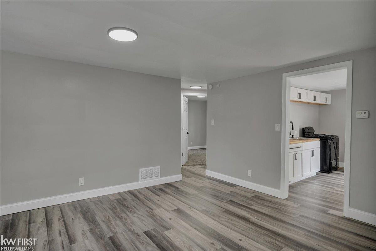 3200 N Averill Avenue, MI 48506 — Photo 6
