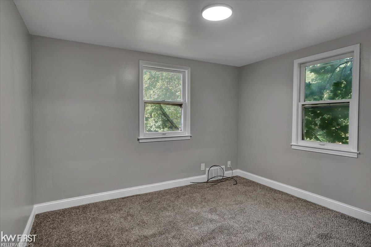 3200 N Averill Avenue, MI 48506 — Photo 7