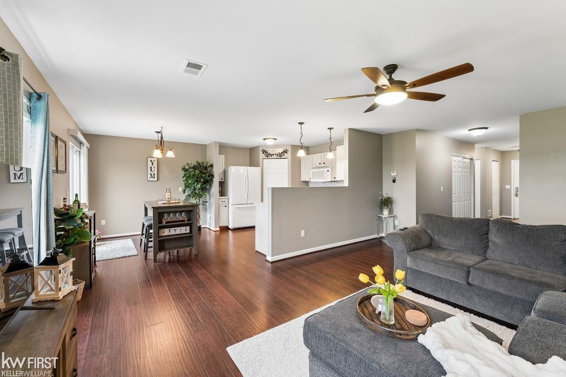 7428 Deer Creek Drive, Swartz Creek, MI 48473 — Photo 8