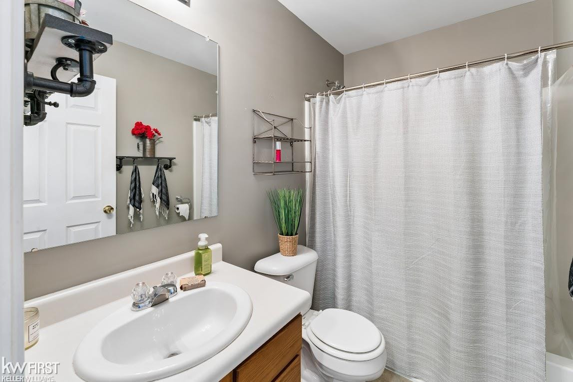 7428 Deer Creek Drive, Swartz Creek, MI 48473 — Photo 14