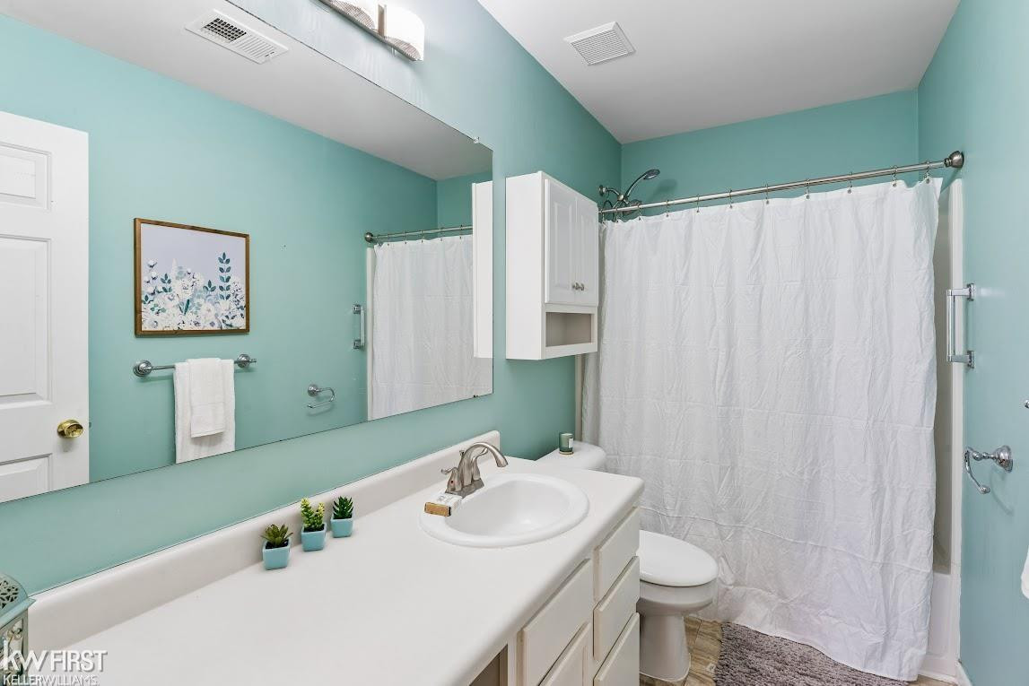 7428 Deer Creek Drive, Swartz Creek, MI 48473 — Photo 18