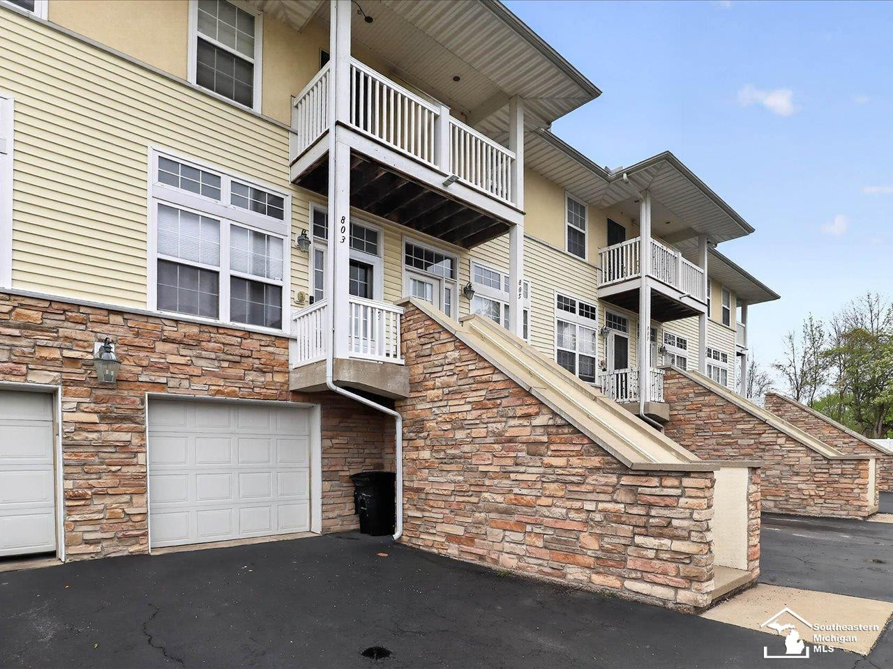 803 Catalina Cove, Luna Pier, MI 48157 — Photo 3
