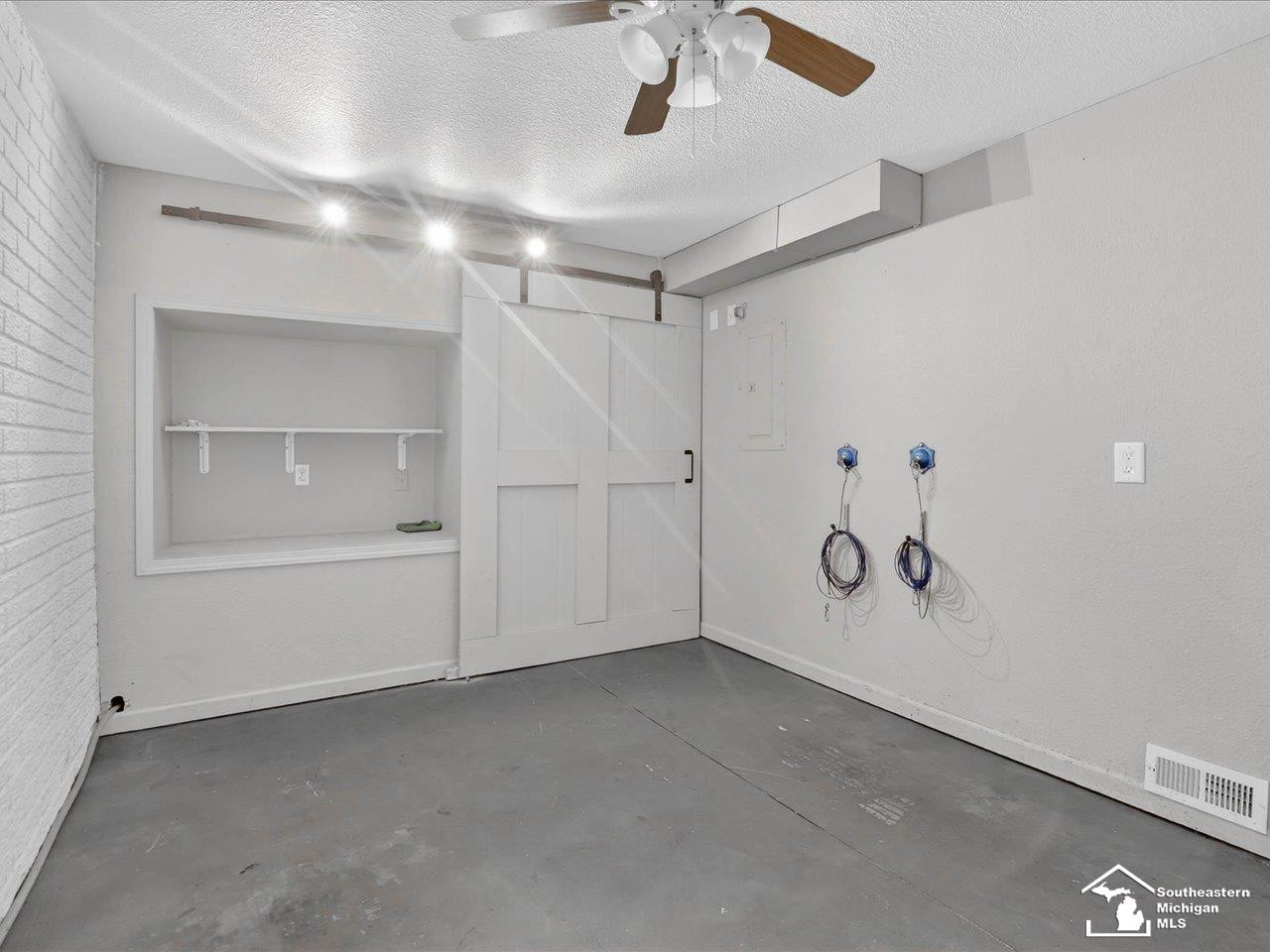 803 Catalina Cove, Luna Pier, MI 48157 — Photo 21