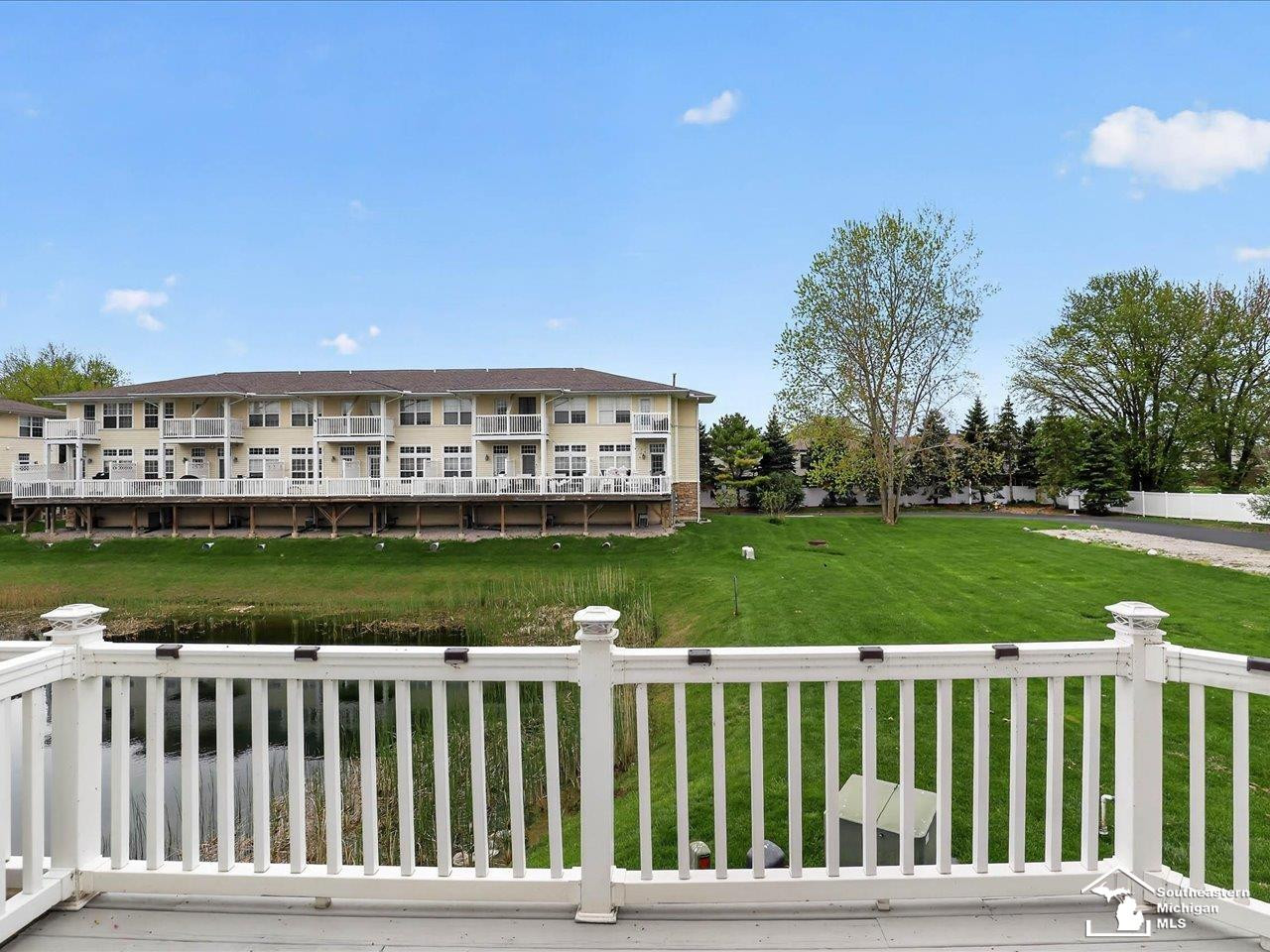 803 Catalina Cove, Luna Pier, MI 48157 — Photo 33