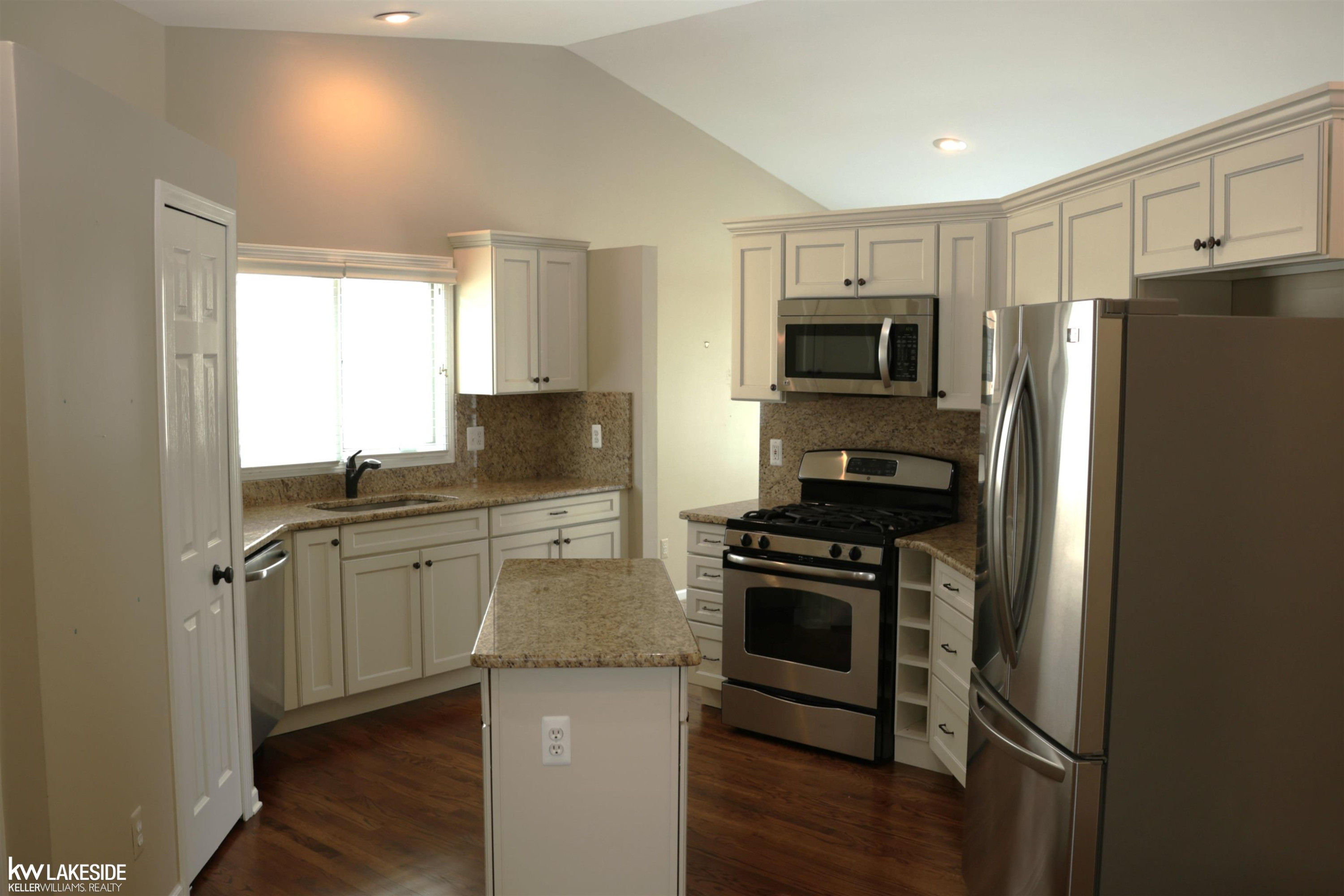 6589 Copper Creek Drive, Washington, MI — Photo 6