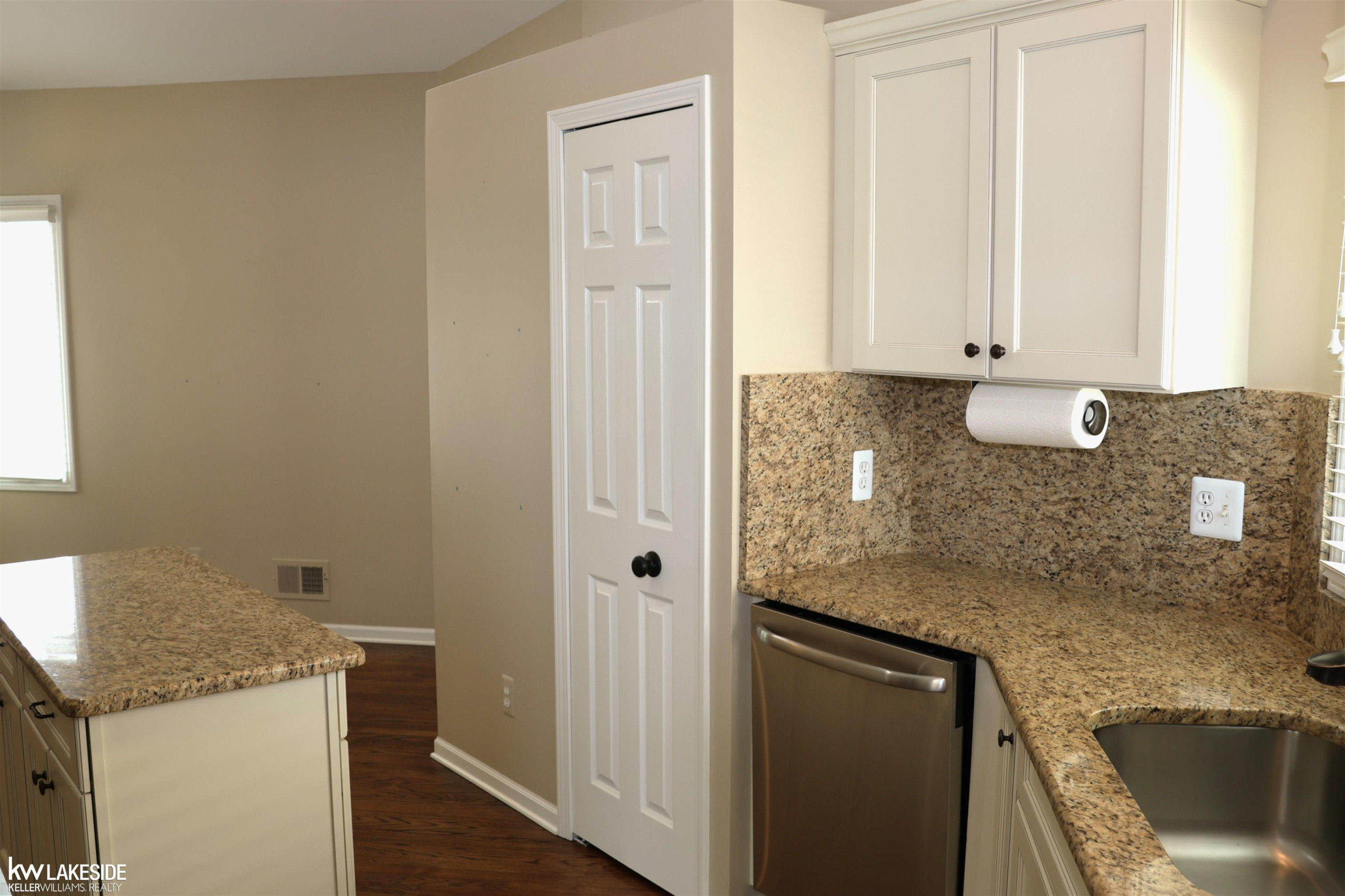 6589 Copper Creek Drive, Washington, MI — Photo 9