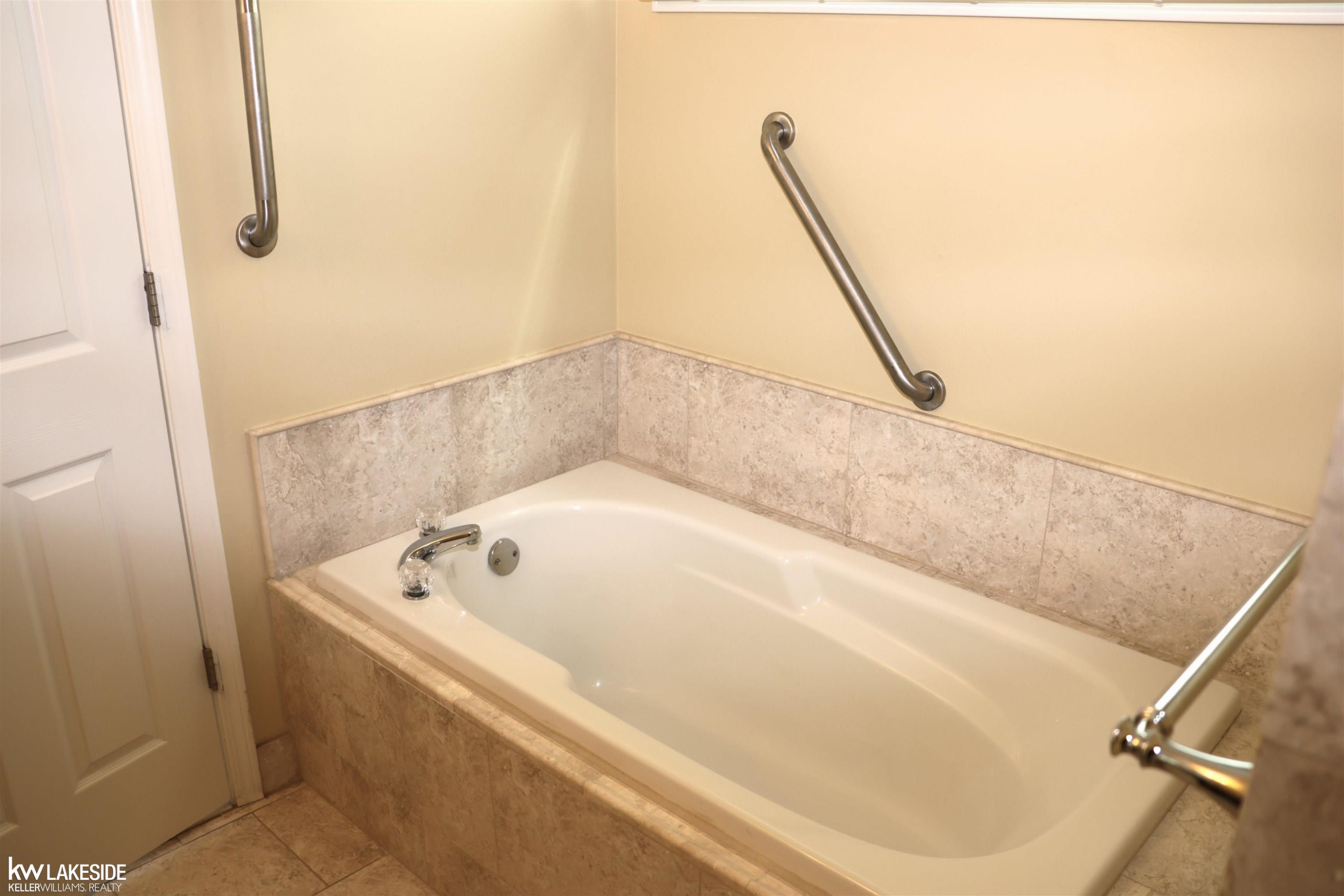 6589 Copper Creek Drive, Washington, MI — Photo 16