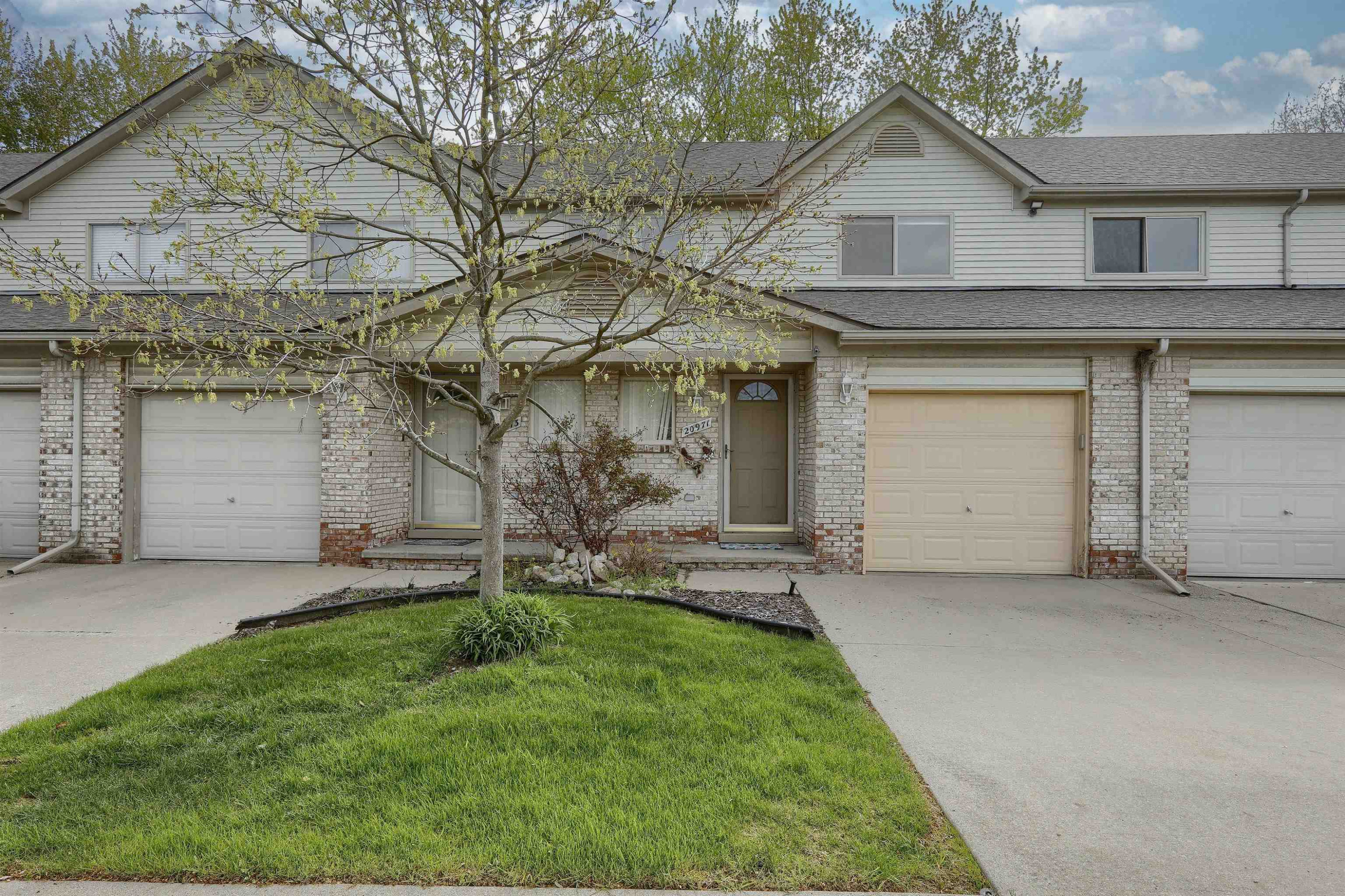 20971 Flora Street, Roseville, MI 48066 — front exterior