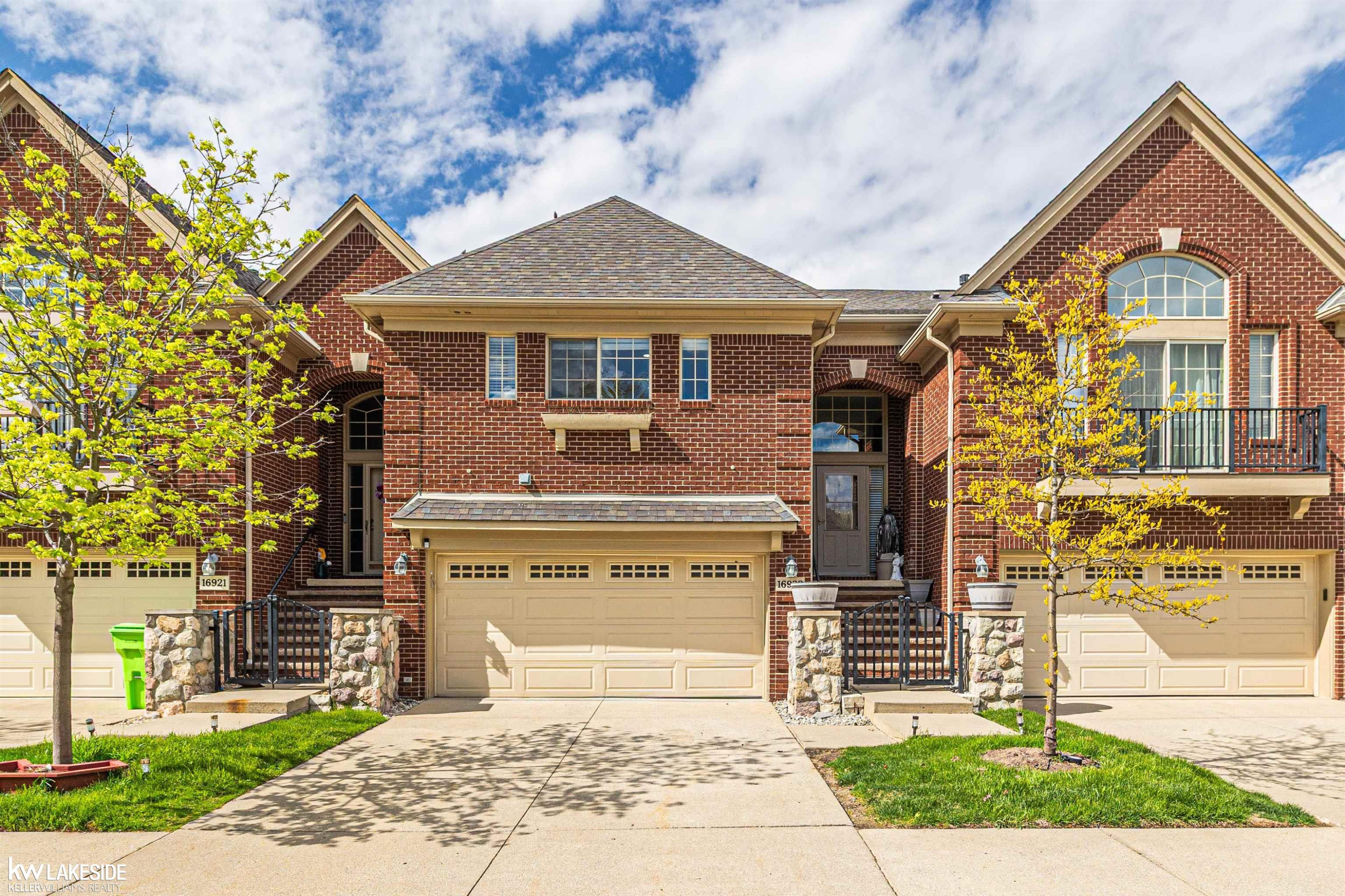 16933 Kensington Drive, Macomb, MI 48044 — front exterior