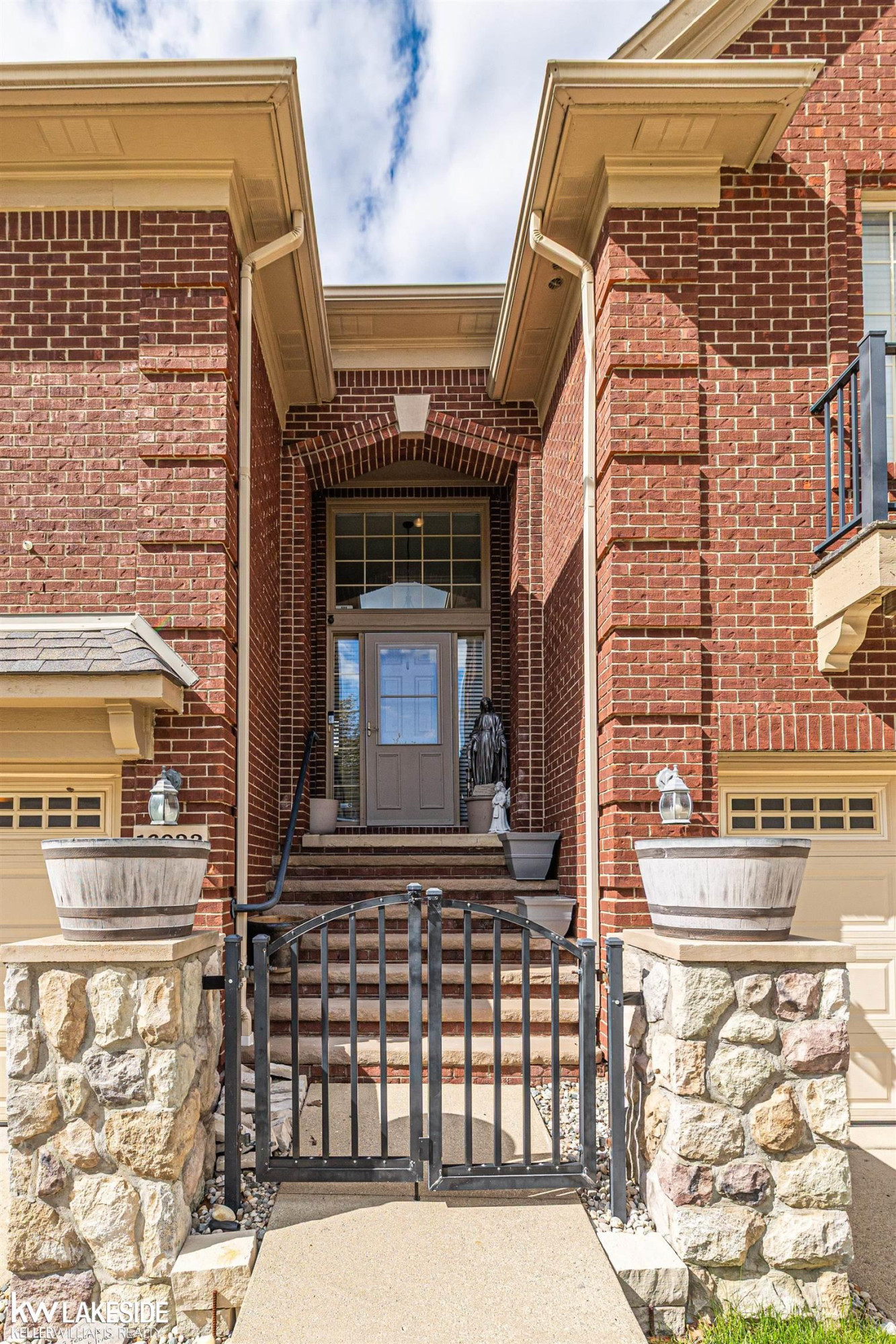 16933 Kensington Drive, Macomb, MI 48044 — Photo 3